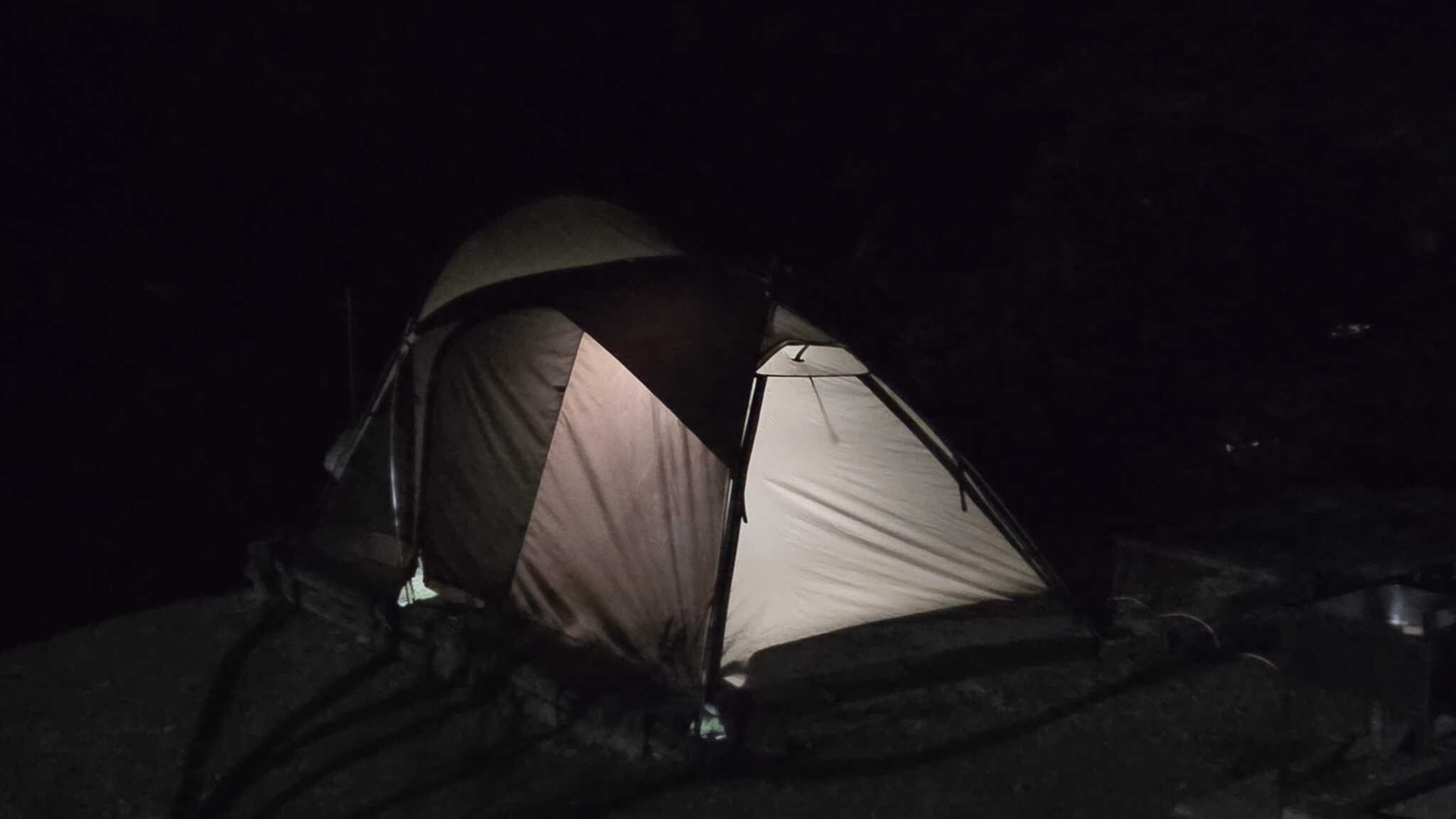 夜中のテント