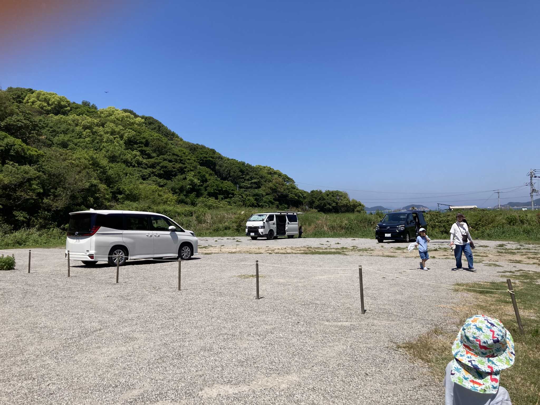 サイトを後ろ側から撮影した写真です。