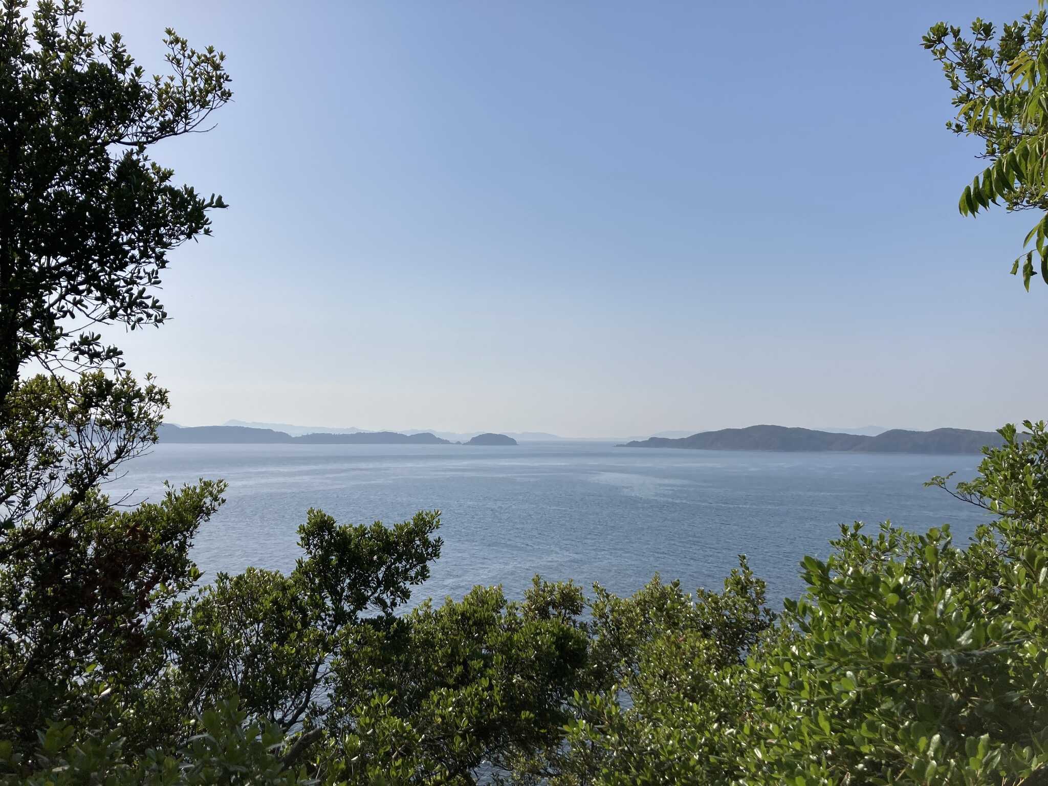 近くの灯台?からの景色です。