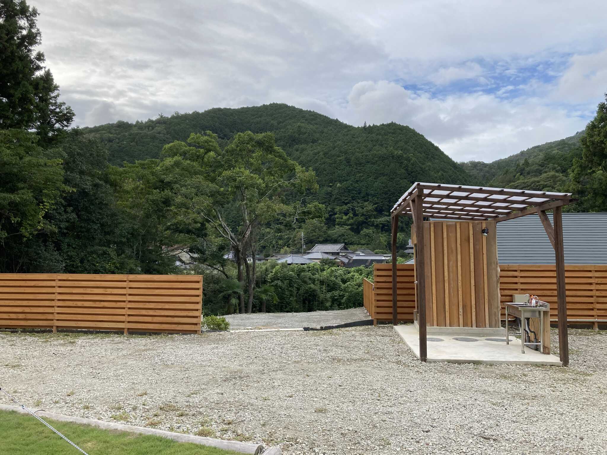 トイレと炊事場。