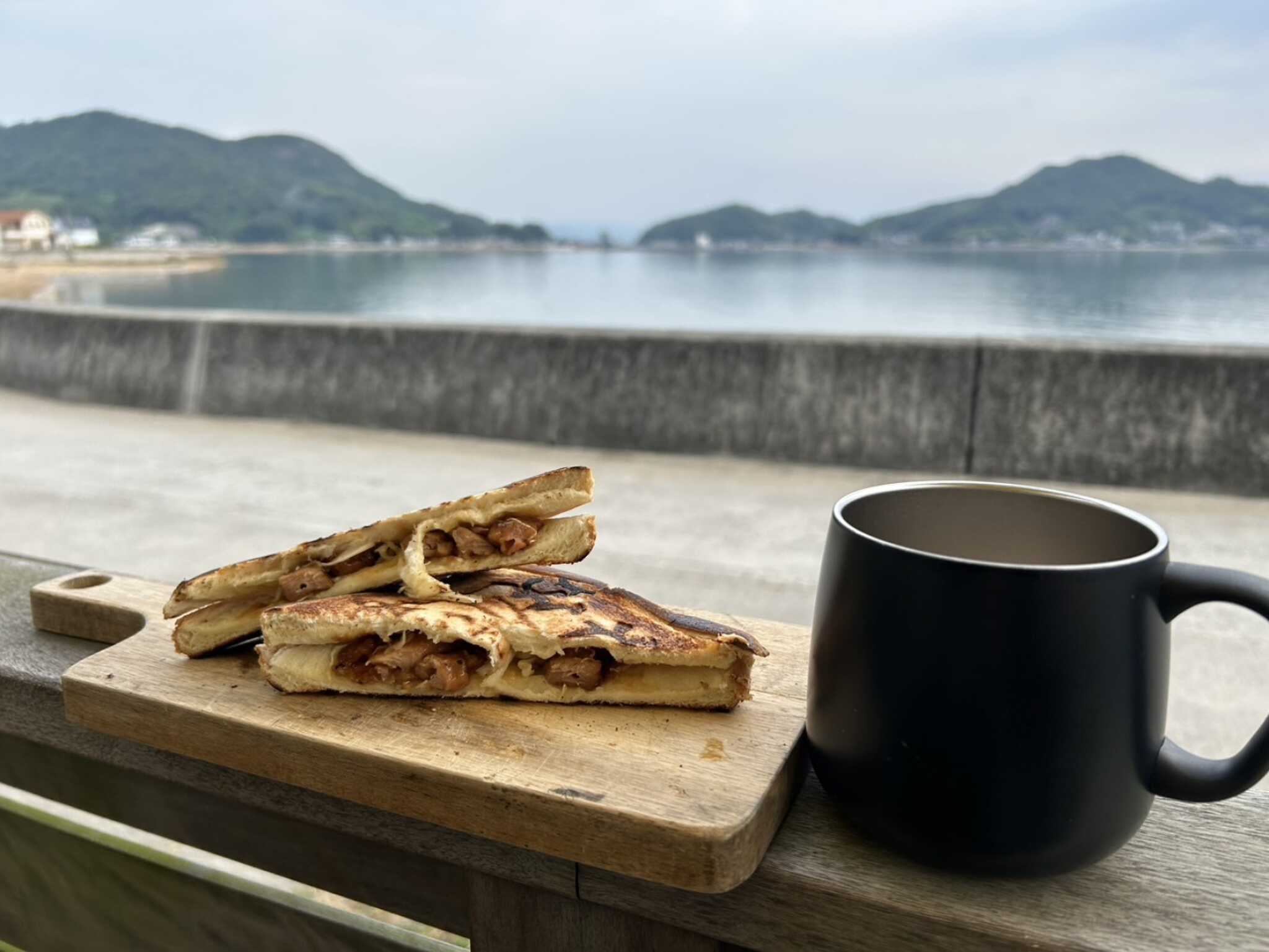 朝食にホットサンドが選べる