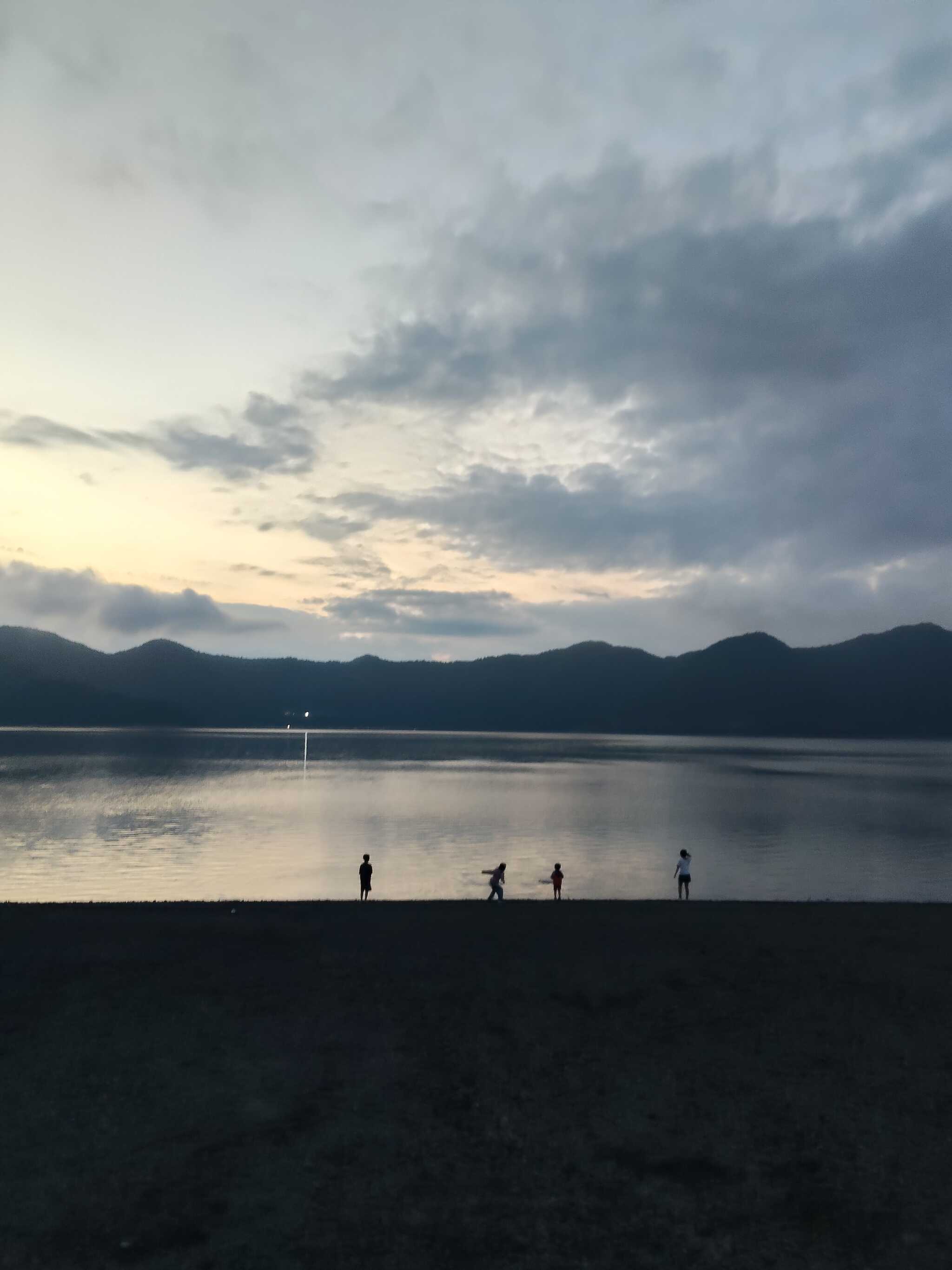夕方の本栖湖