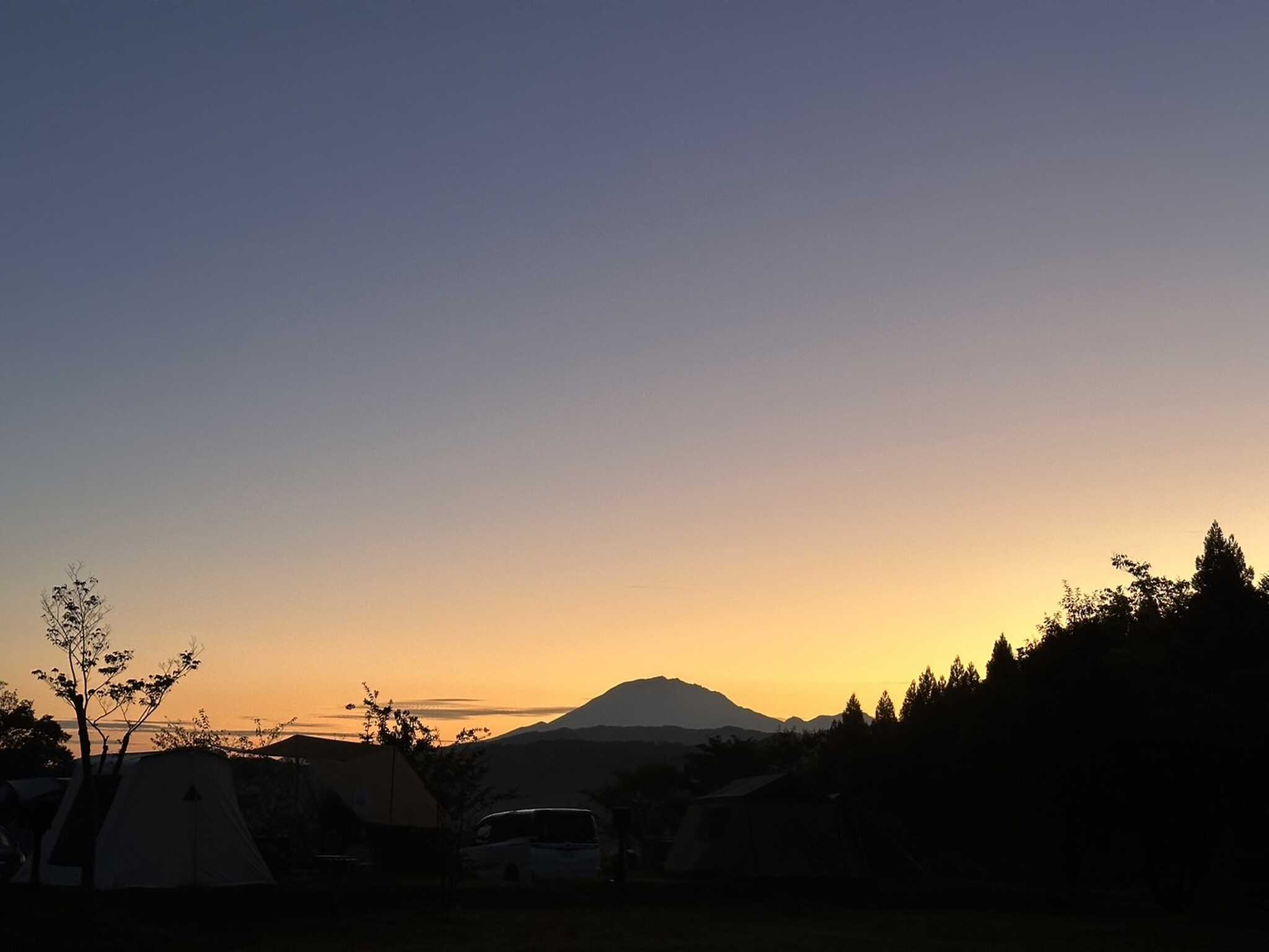 朝焼けの大山
