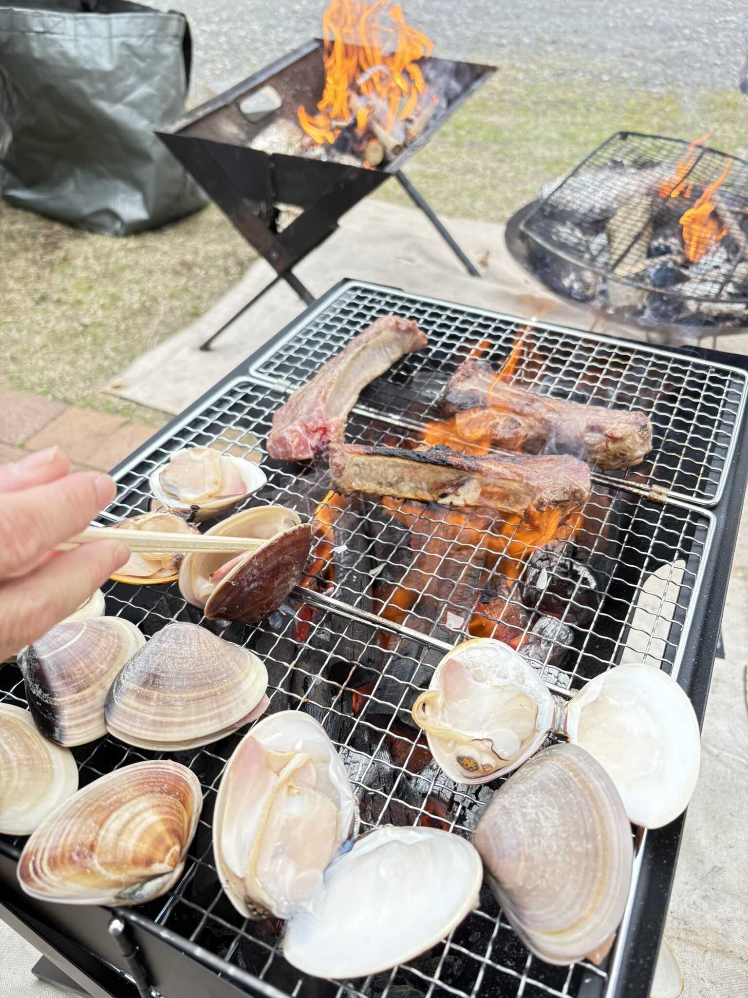 海の幸もたくさんのバーベキュー