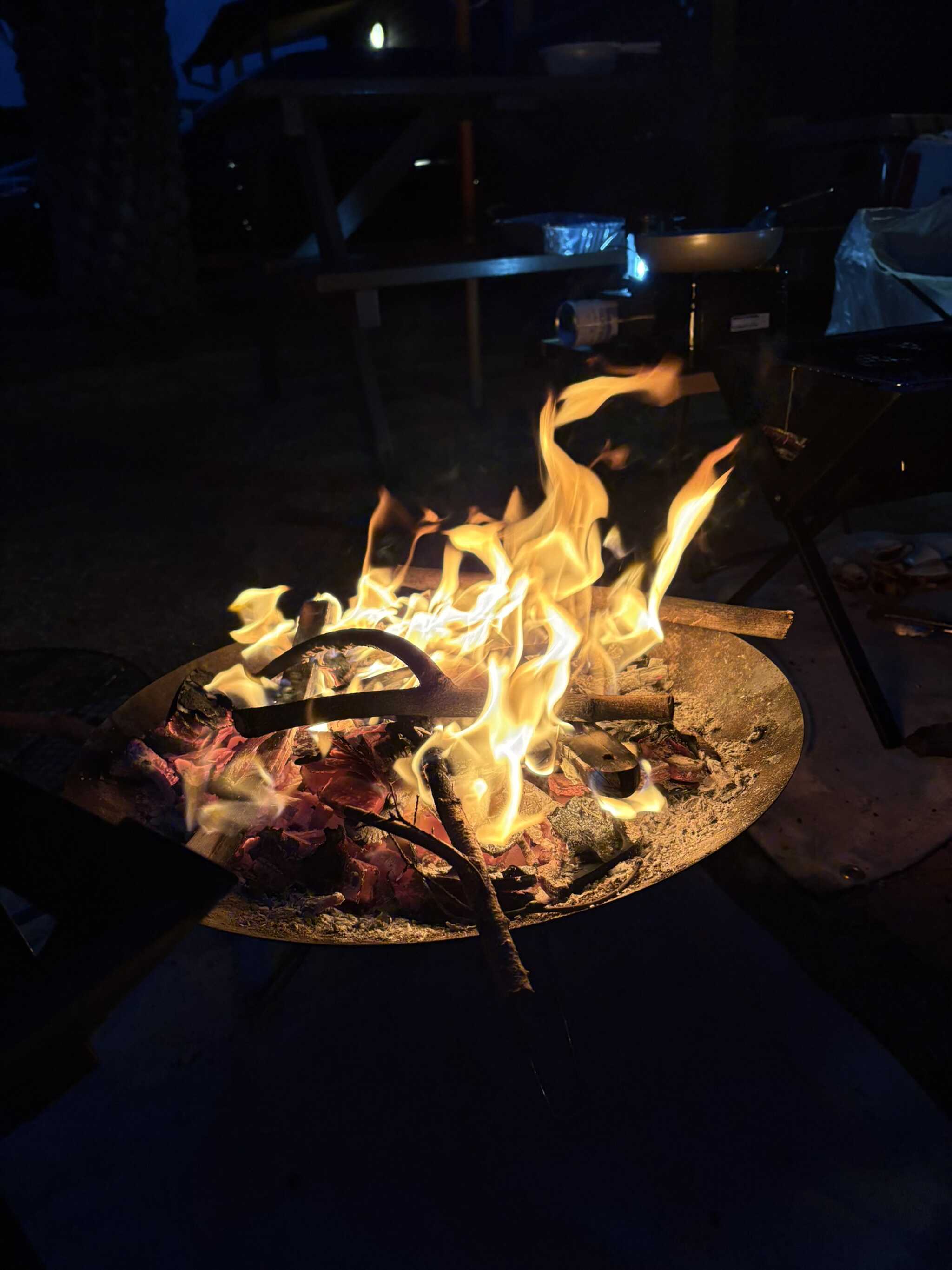 夜の焚き火