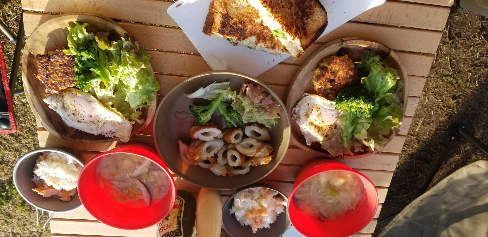 朝のキャンプ飯