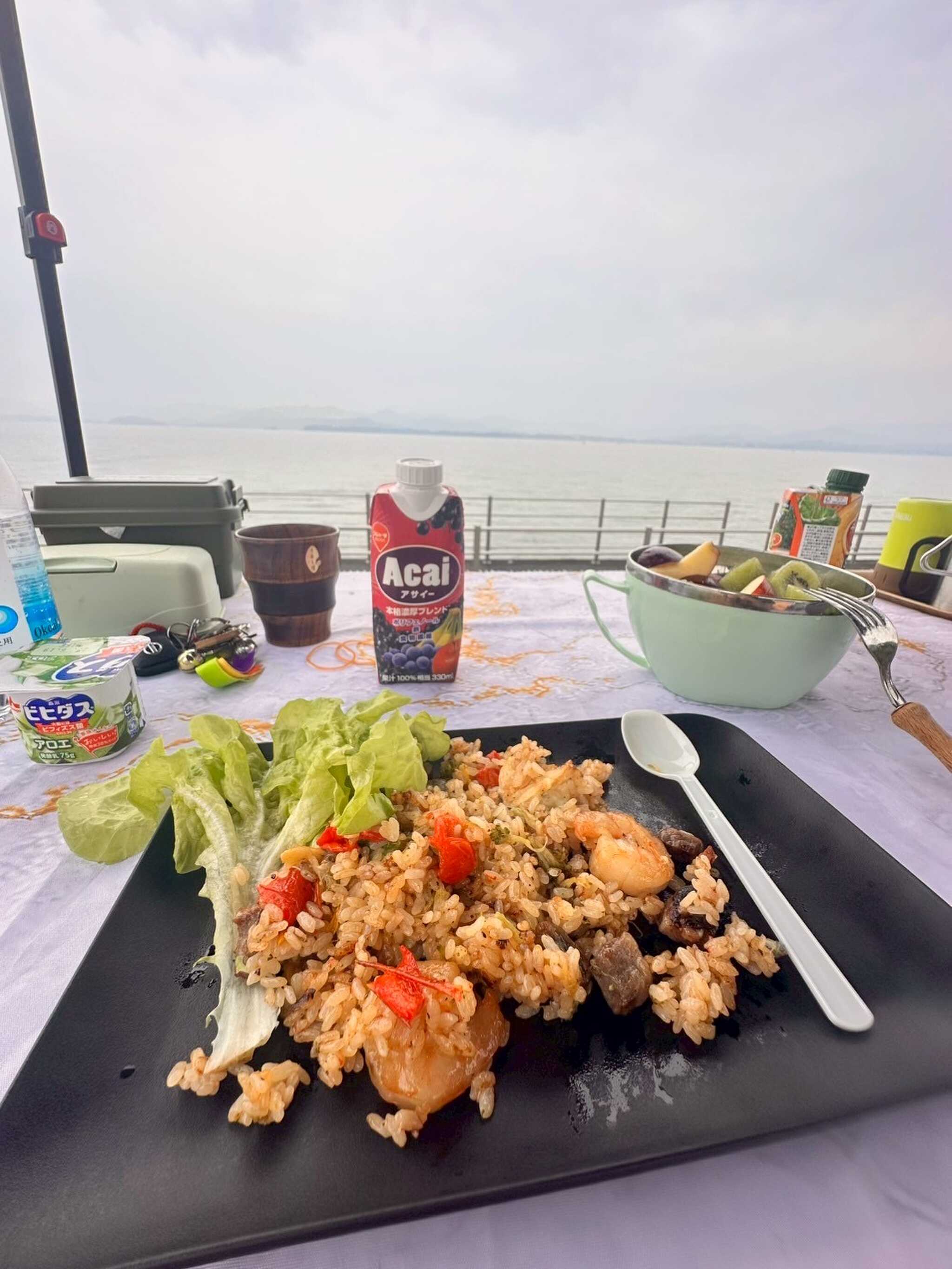 湖畔で朝ごはん1