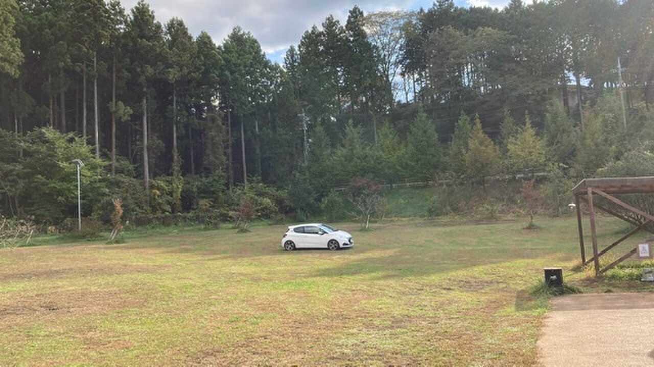 1日6組限定なので広々使えます。冬季は南寄りの場所だとあまり陽が当たりません。