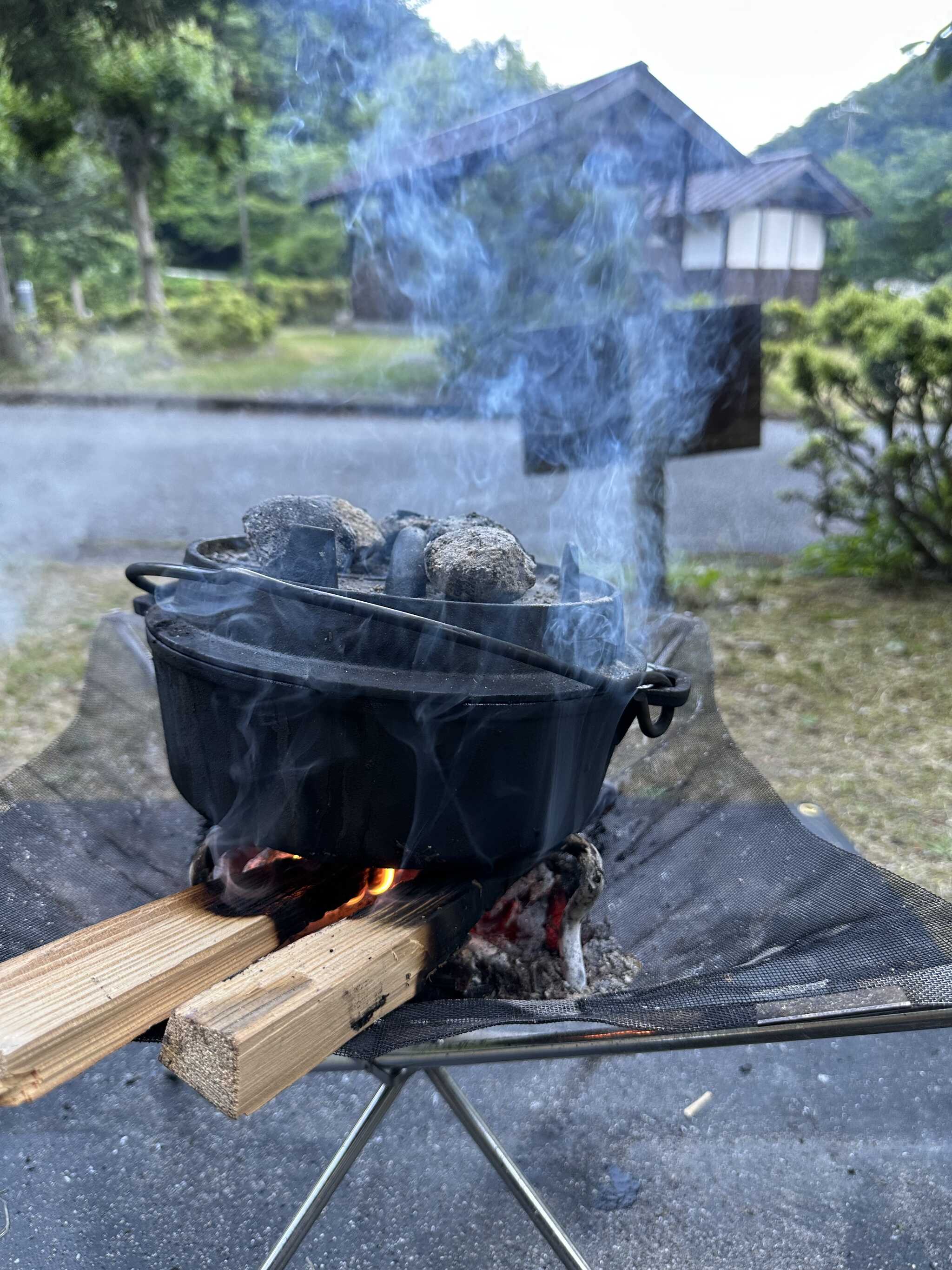 ダッチオーブンで煮込み料理に挑戦