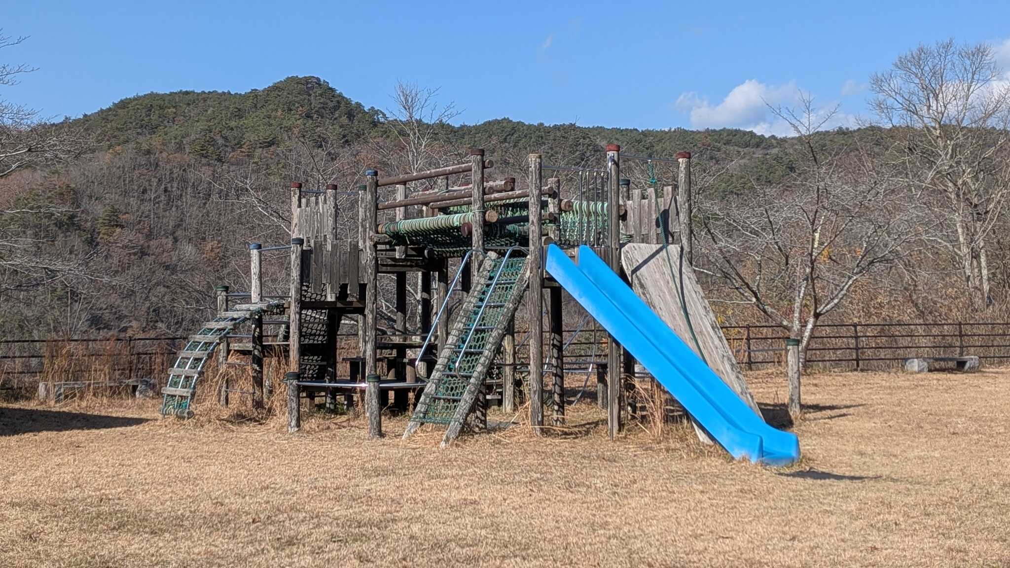 公園エリアの遊具