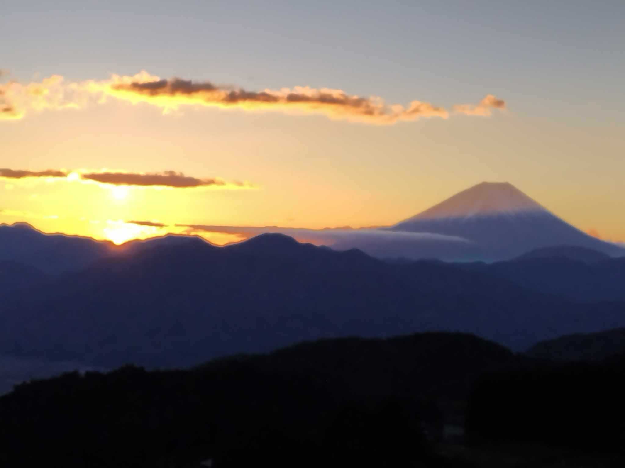 朝日と富士山
