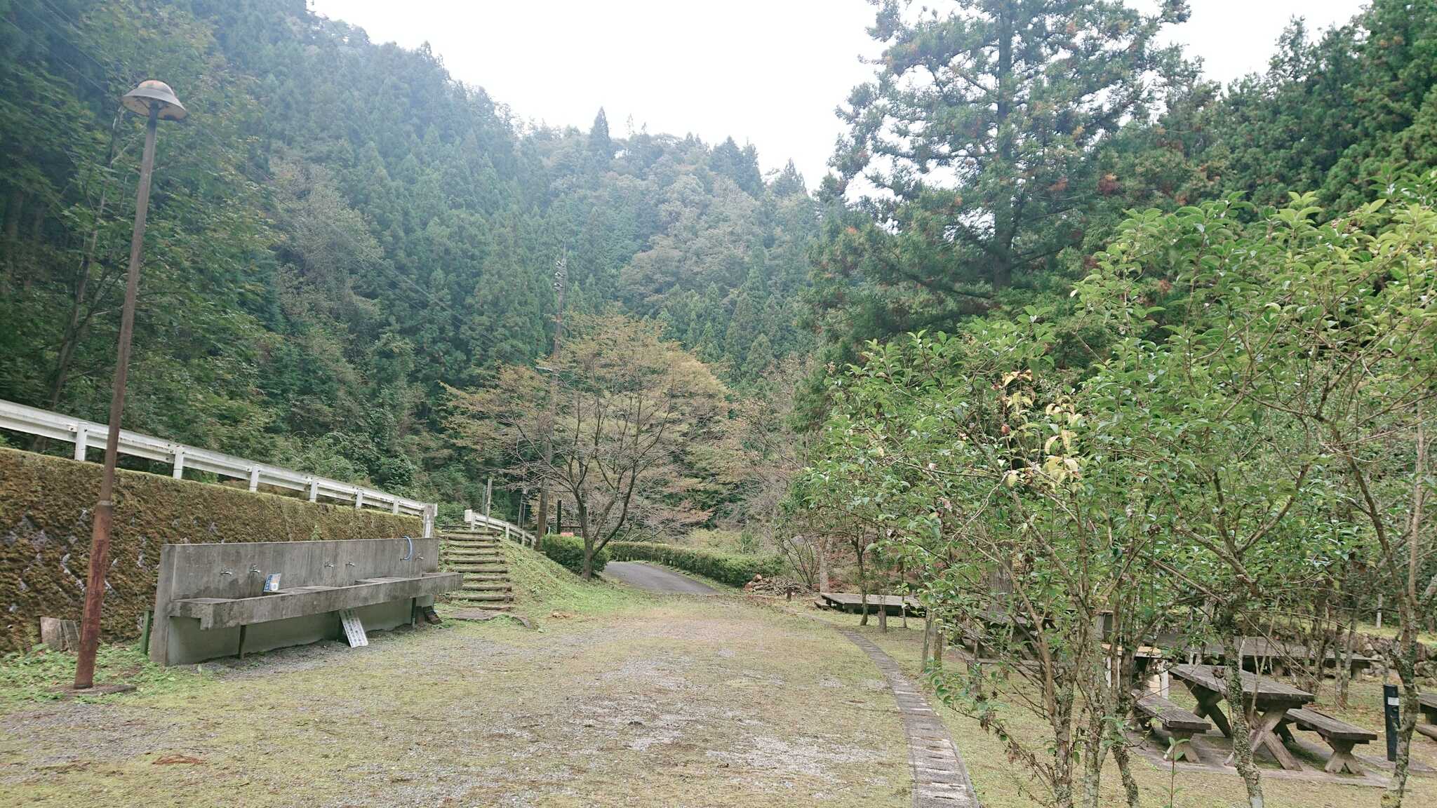 入り口と水道付近