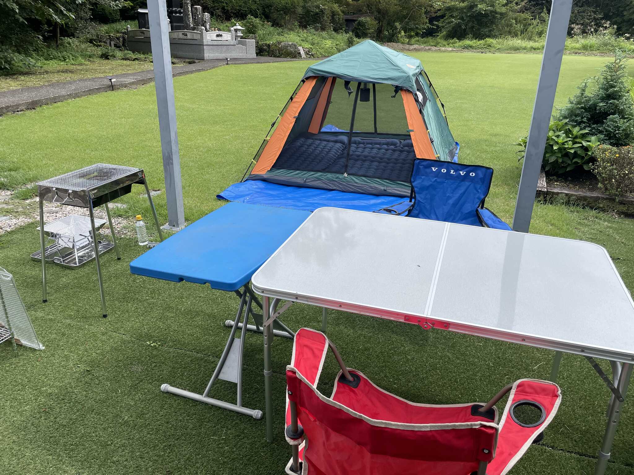 天候が不安定だったので建物に近いところテントを張りBBQしました