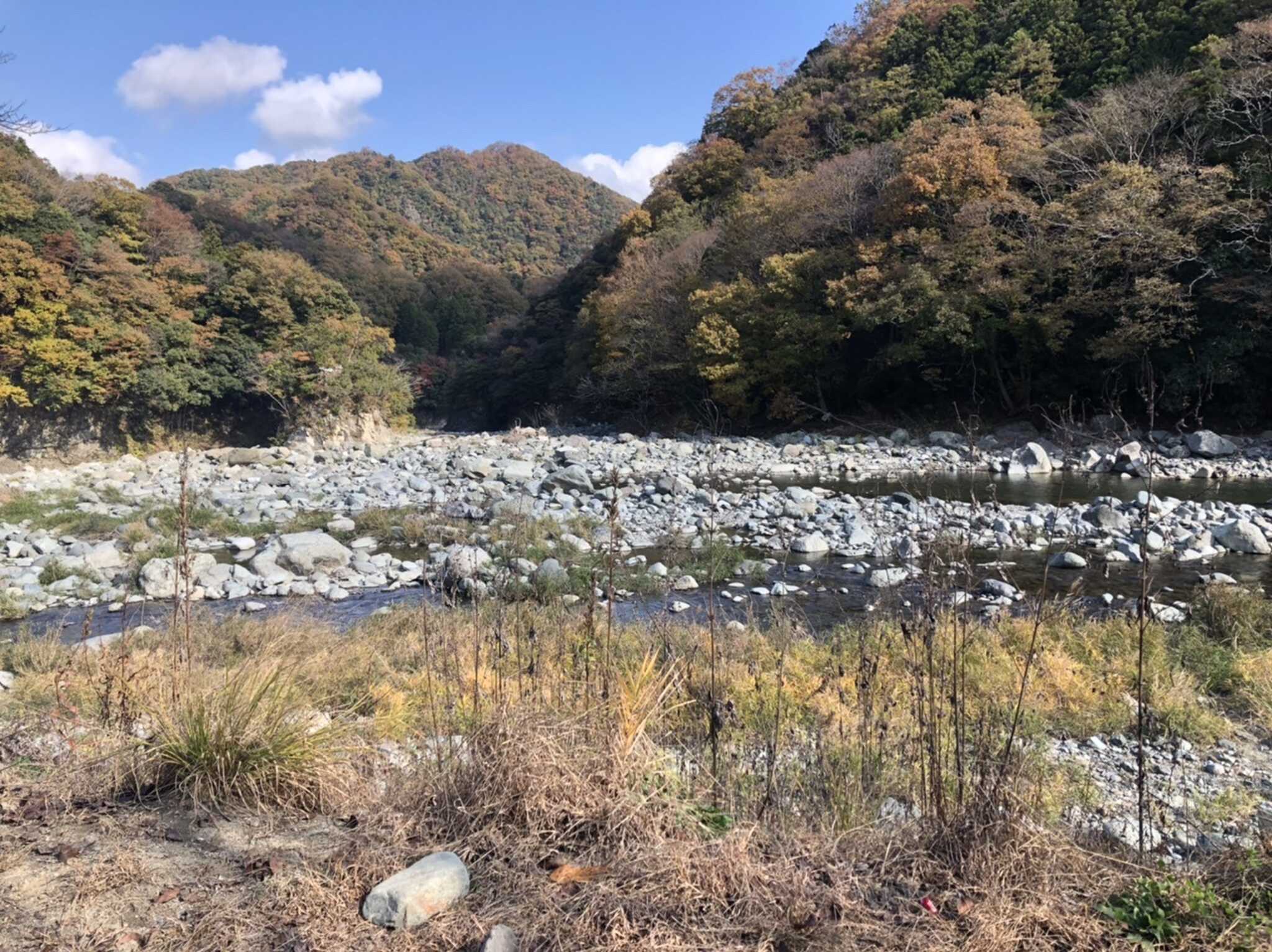 目の前の川