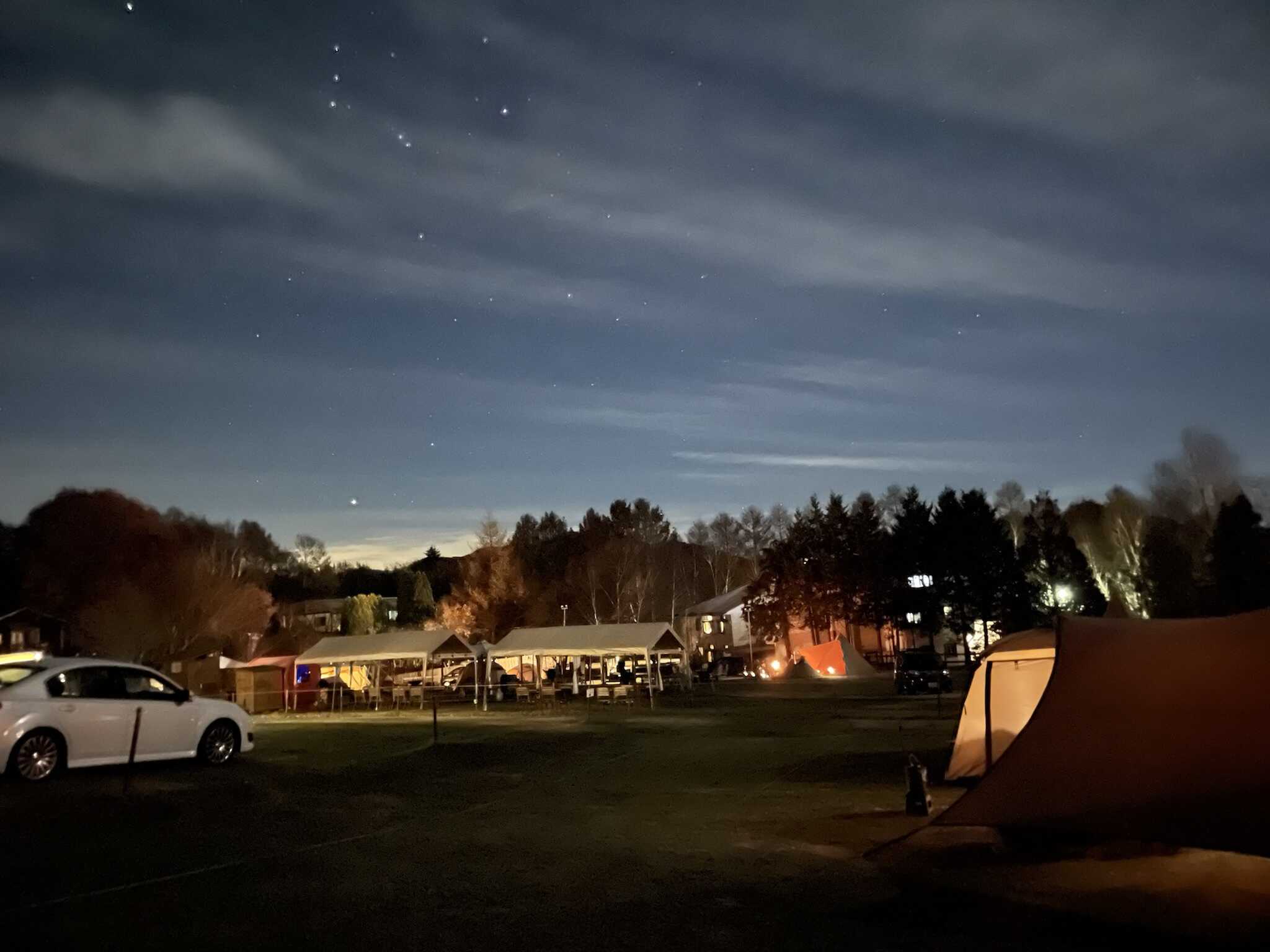 夜の星とサイト全景