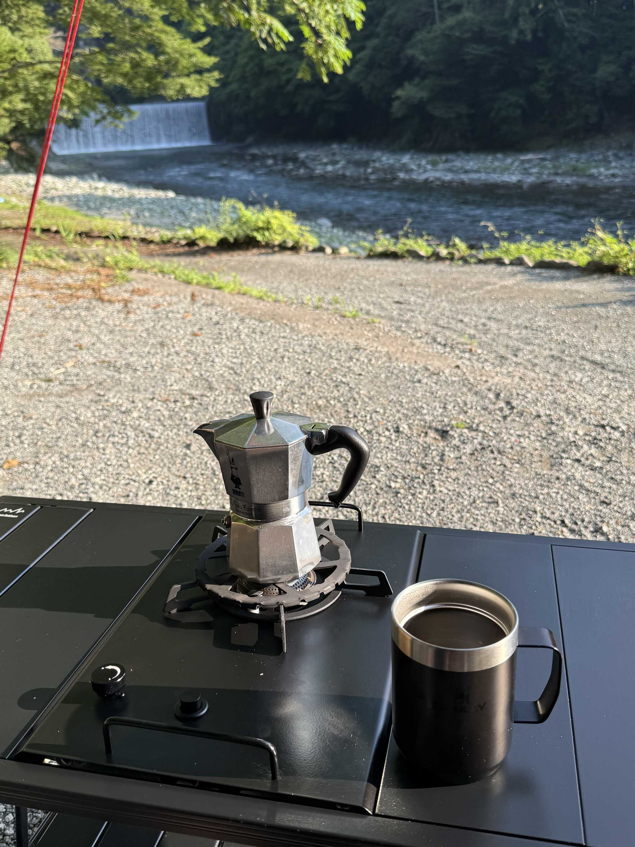 滝と川と鳥の囀りと一杯のコーヒー!