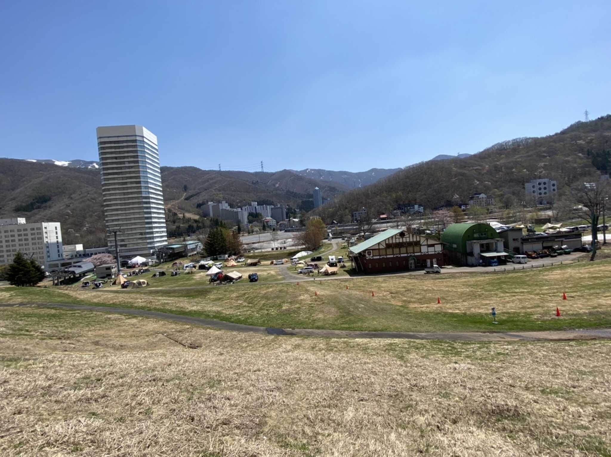 ちょっと山を登ったところから撮りました