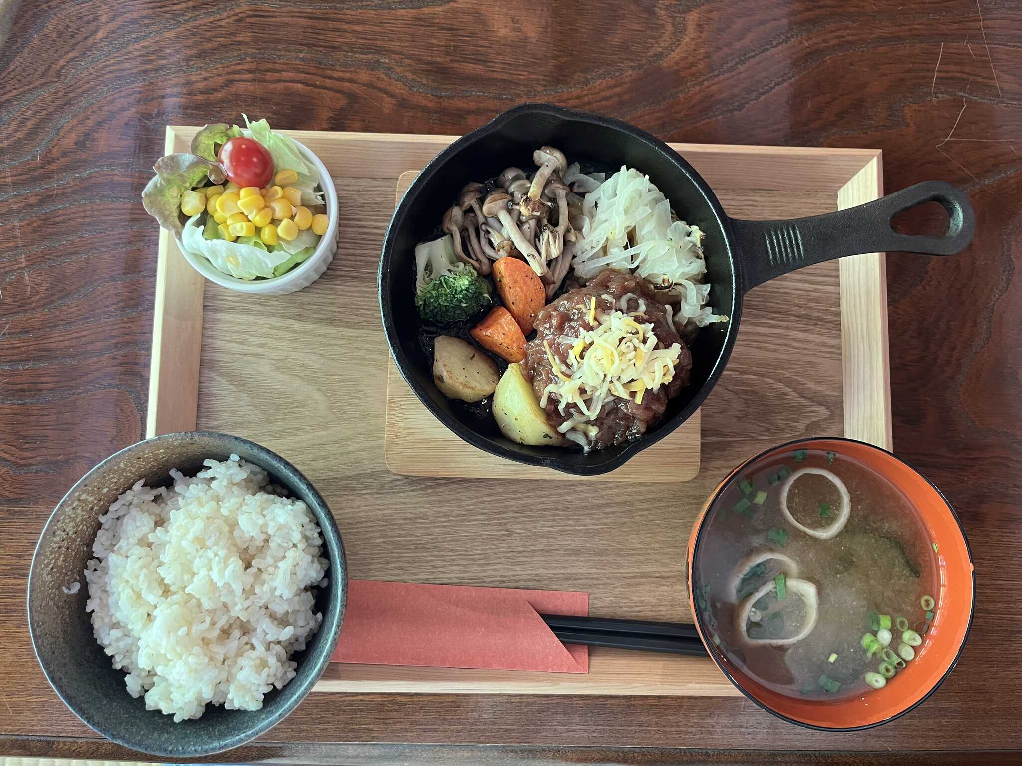 カフェムッカのジビエハンバーグランチ