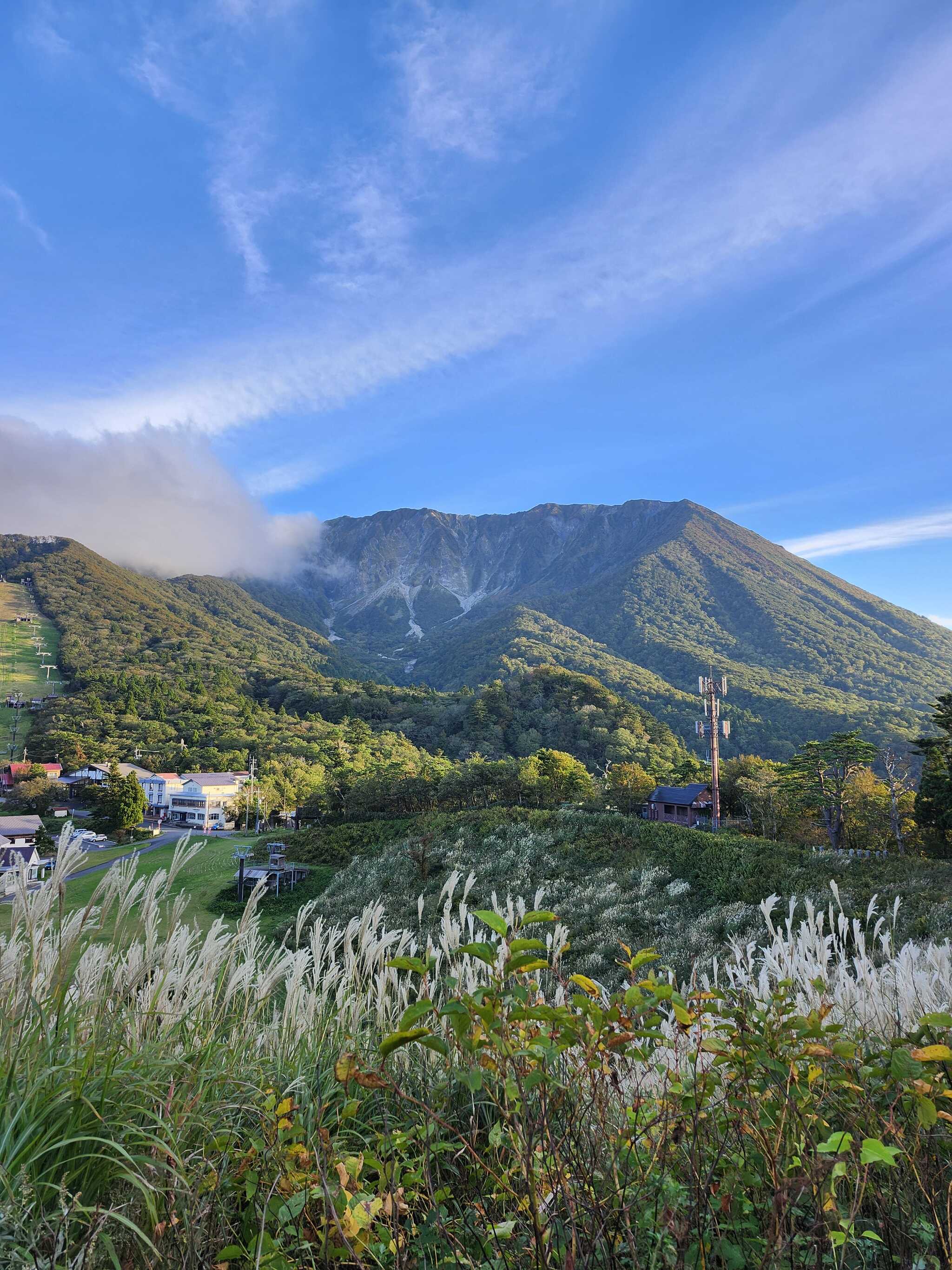 豪円山のろし台からの大山
