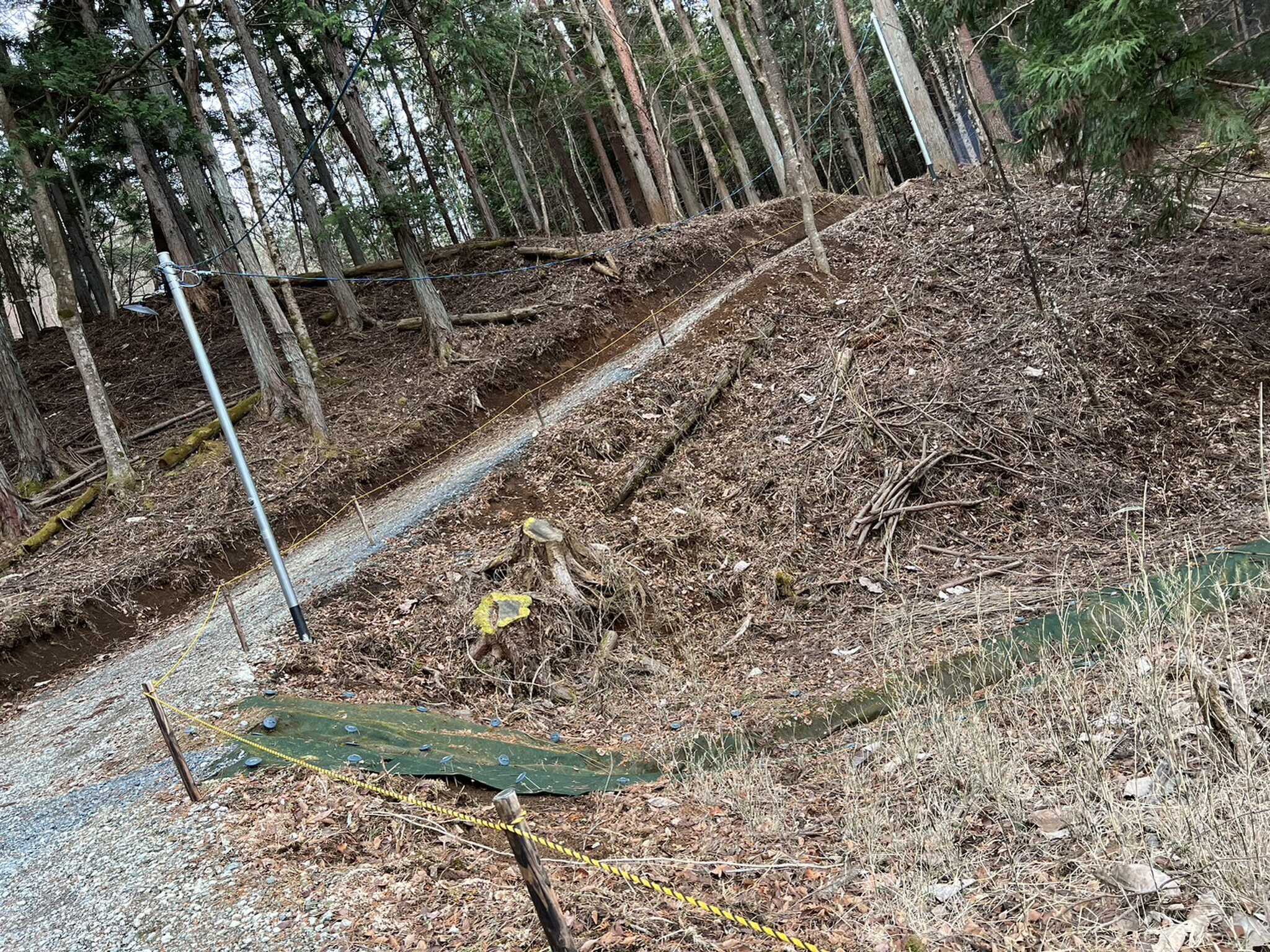 サイトまでの坂道1
