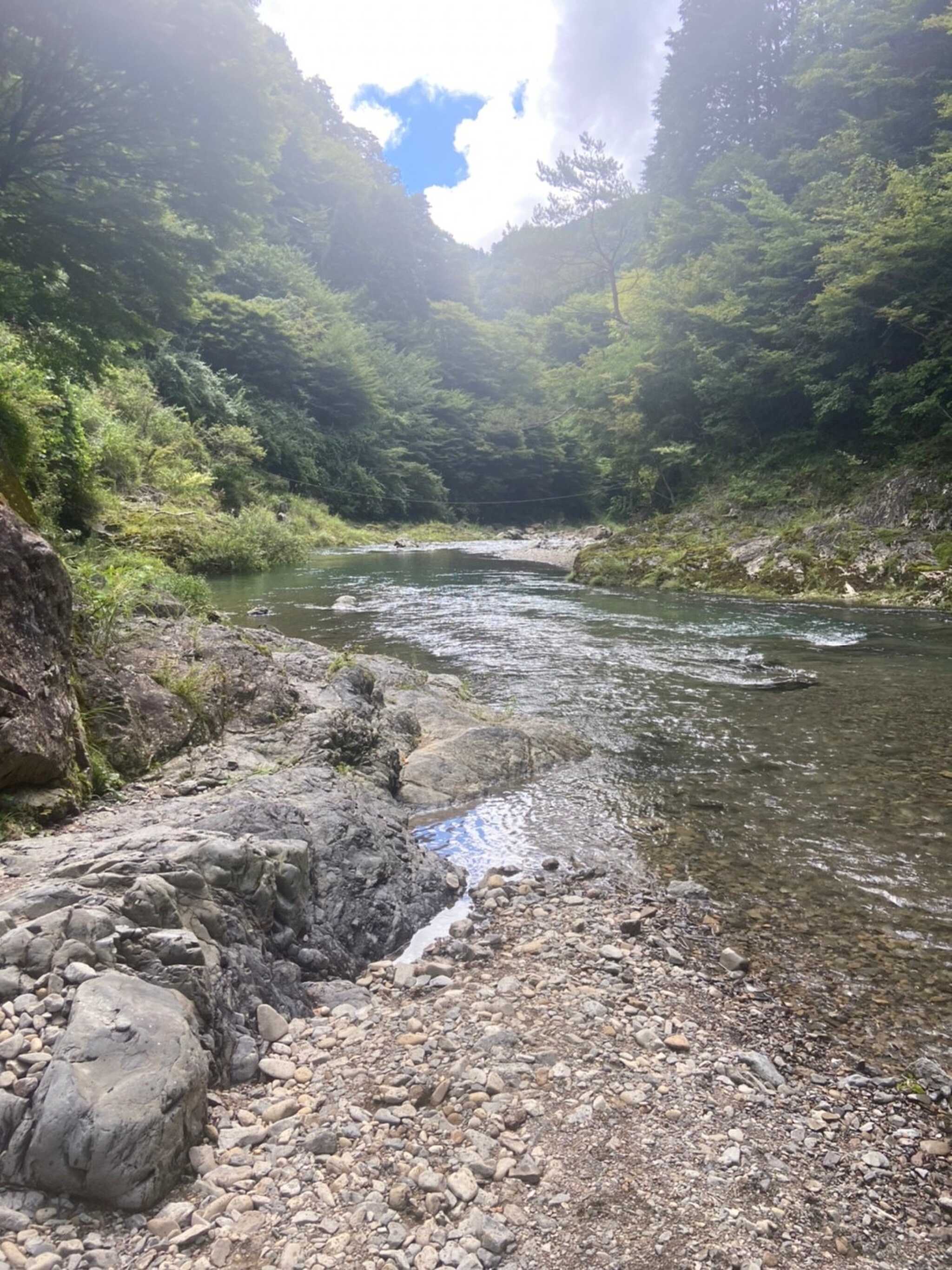 川まで徒歩30秒!
