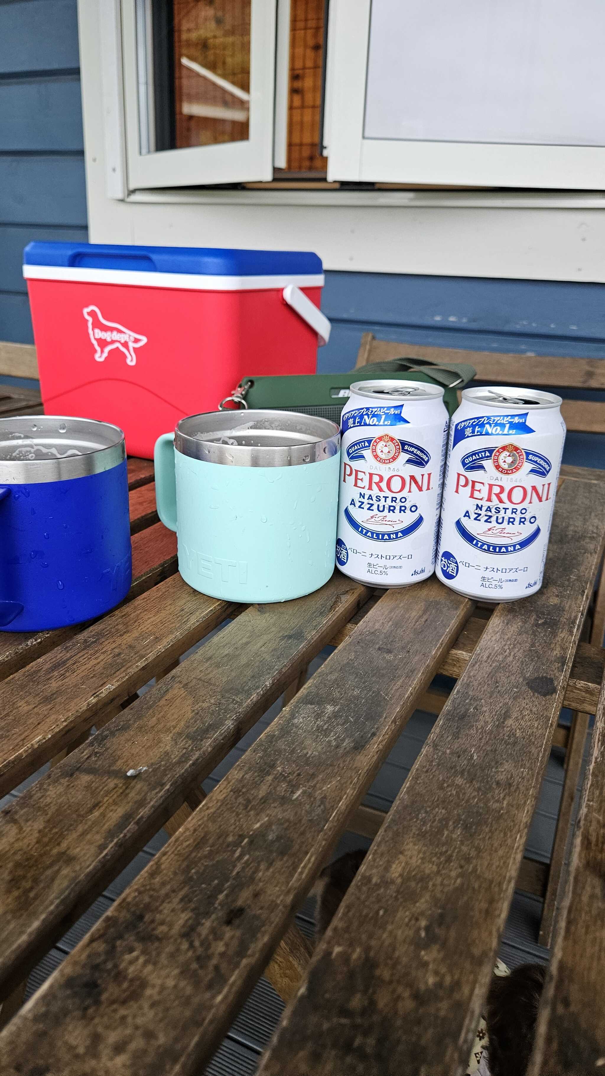 途中のオワリヤさんで買ったビールでキャンパイ!