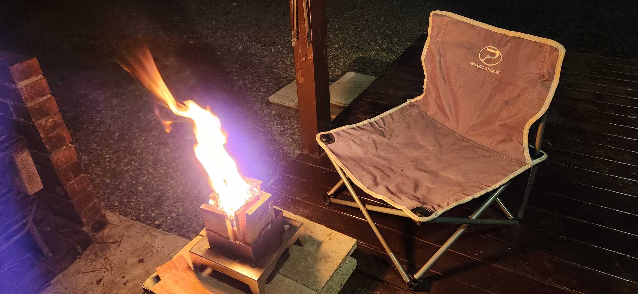 雨天利用時、パーゴラ付きウッドデッキ利用