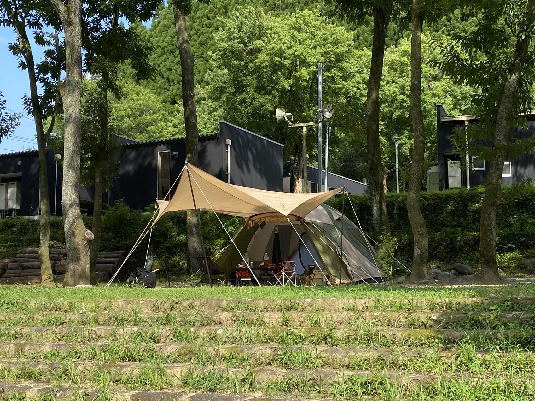 川沿いのテントサイト