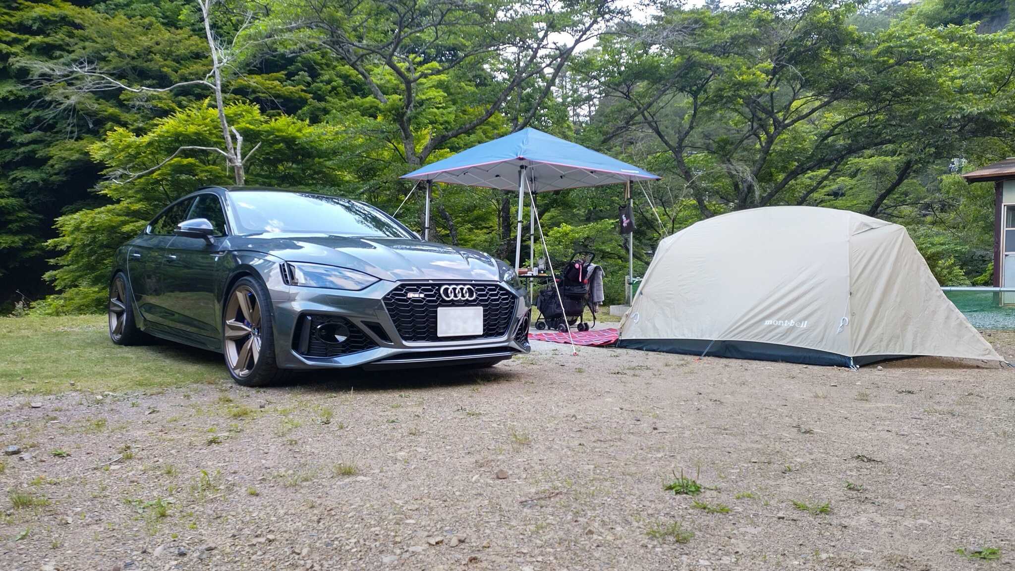 私たちのテントはシンプルなので余計に広々余裕でした