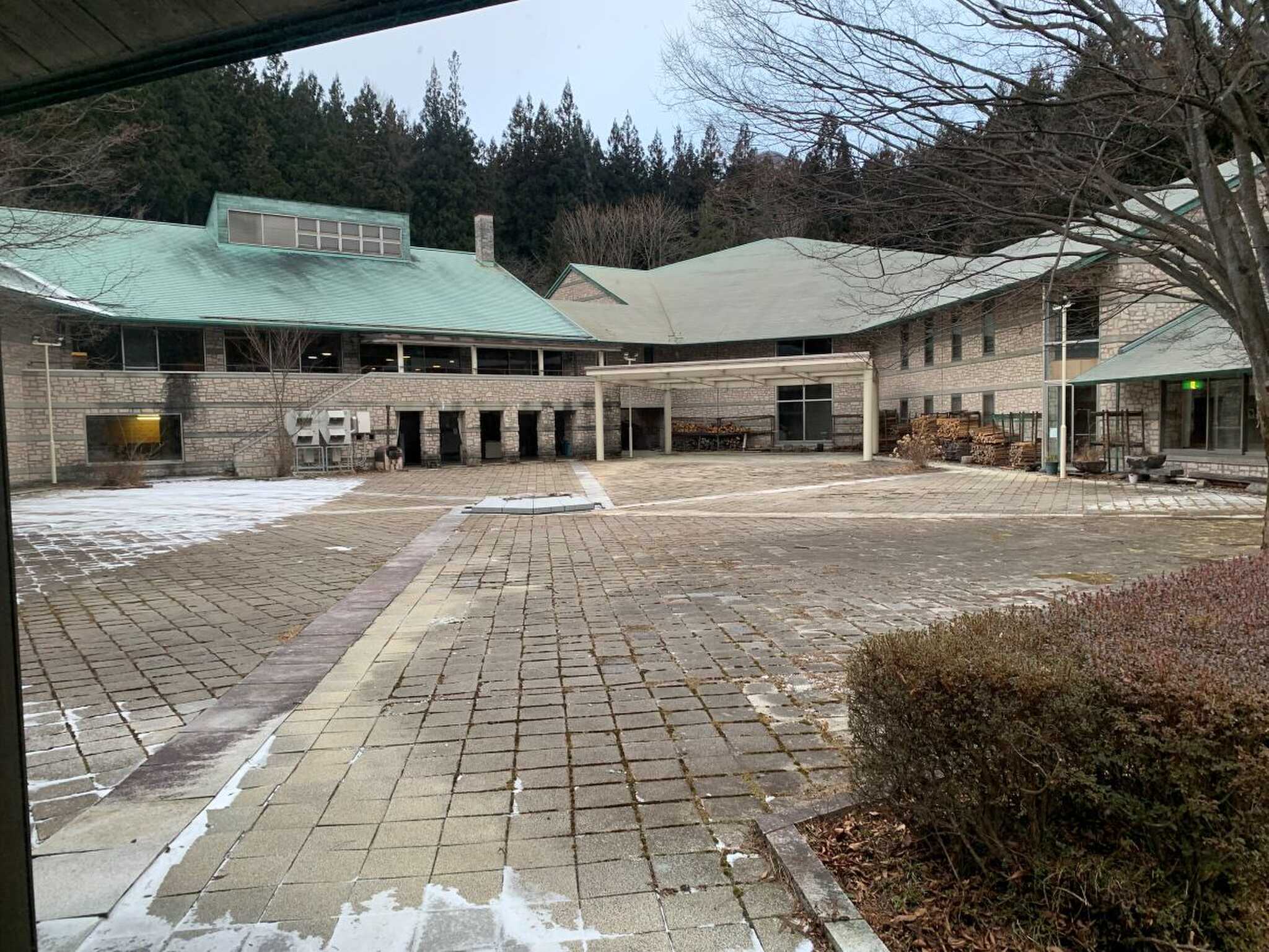 門間中庭