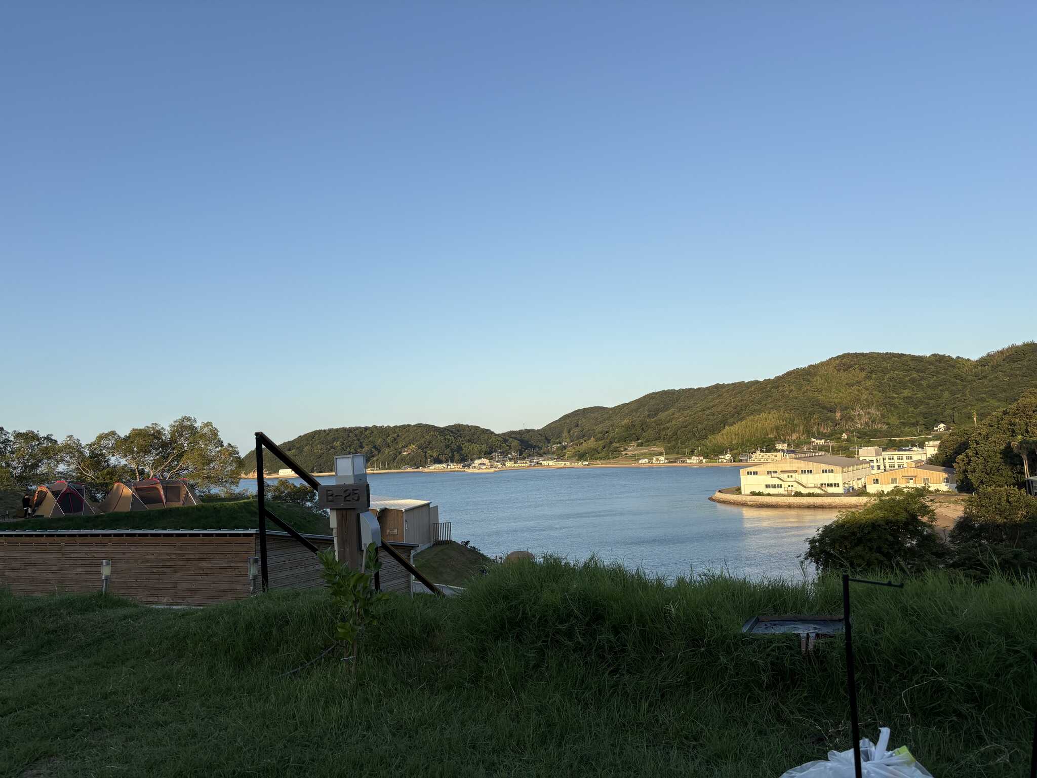 朝の海
