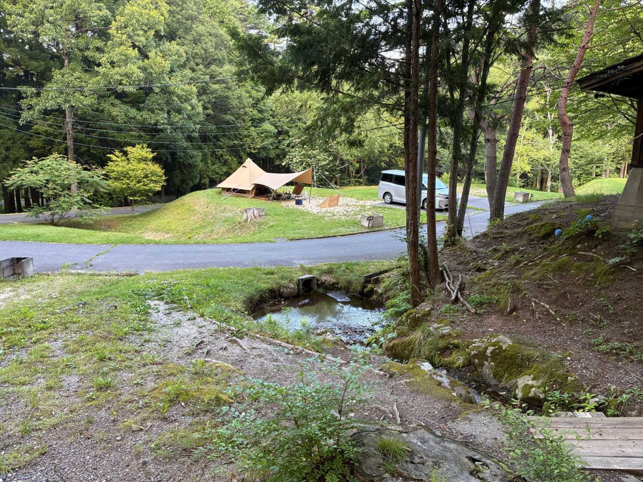 小川