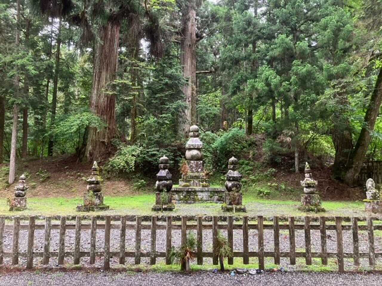 高野山奥之院(車で30分)
