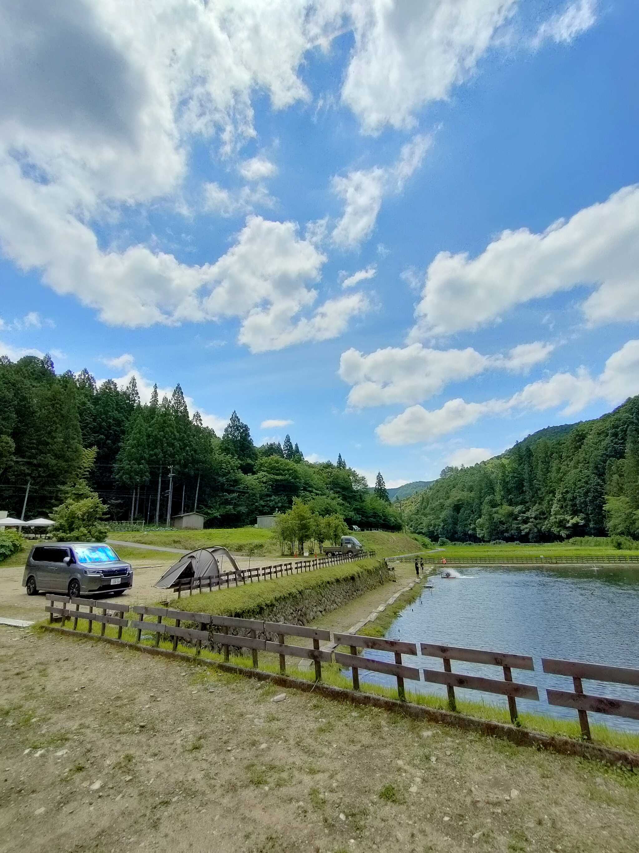釣り場とオートキャンプ場