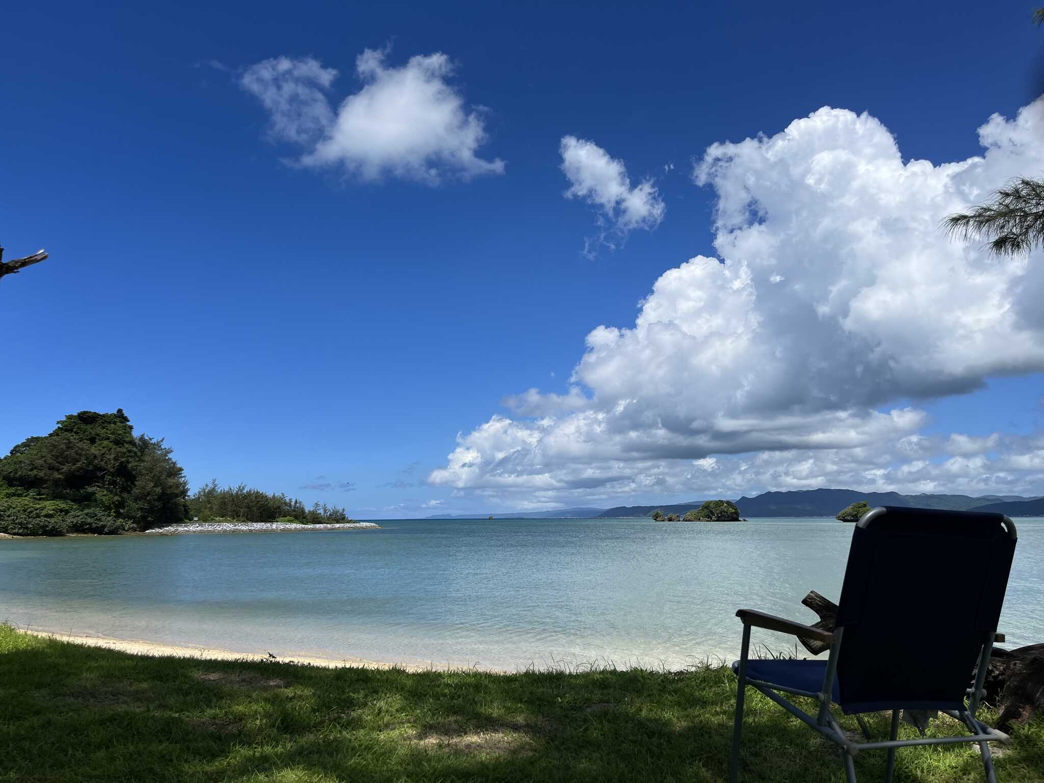 海を見ながらくつろげます。