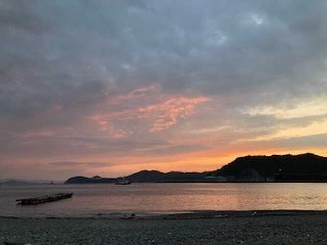対岸の風景、朝焼け
