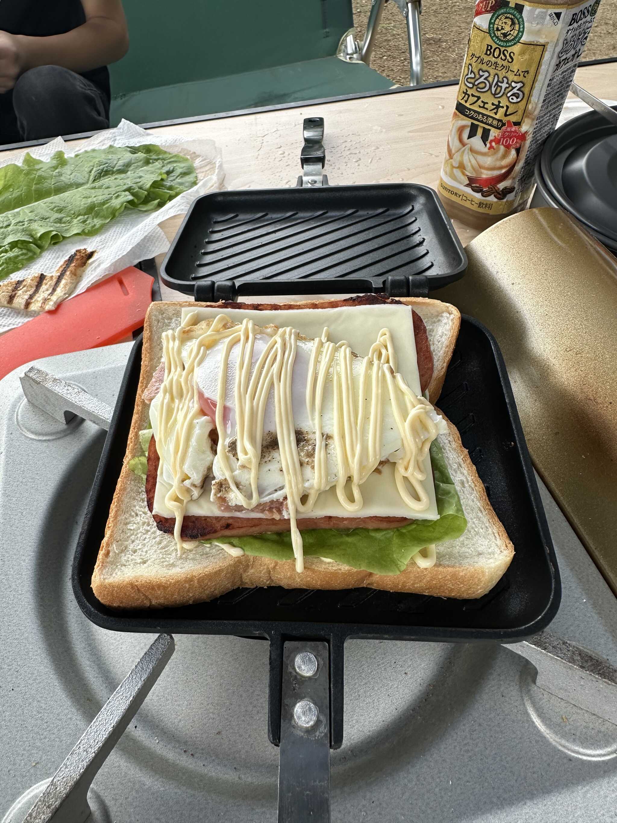 朝食のホットサンド