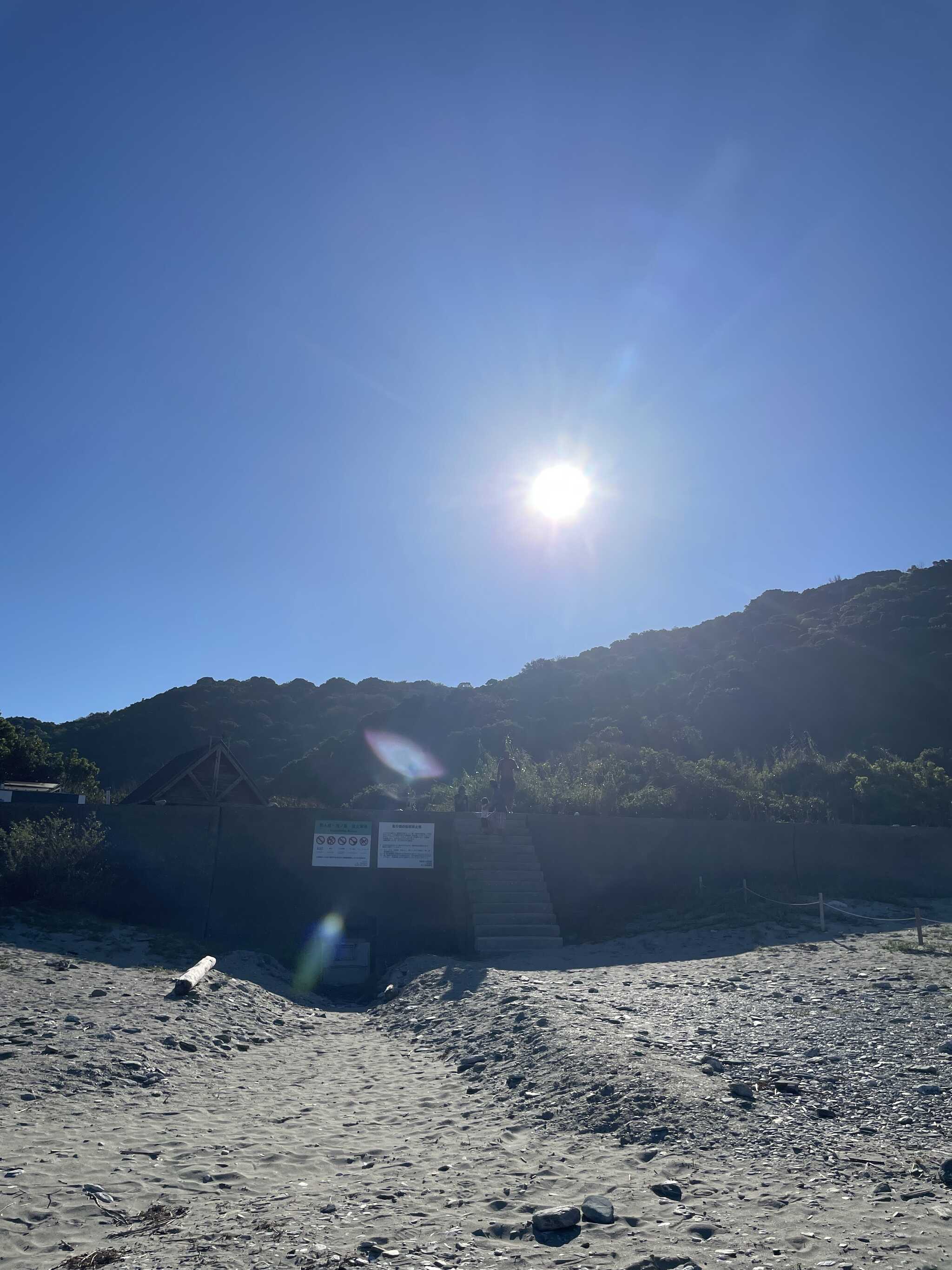 海の家は夏季のみのようでした