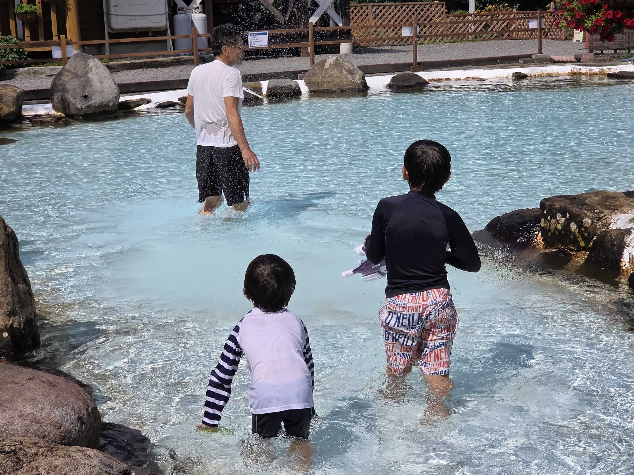 キャンプでプール