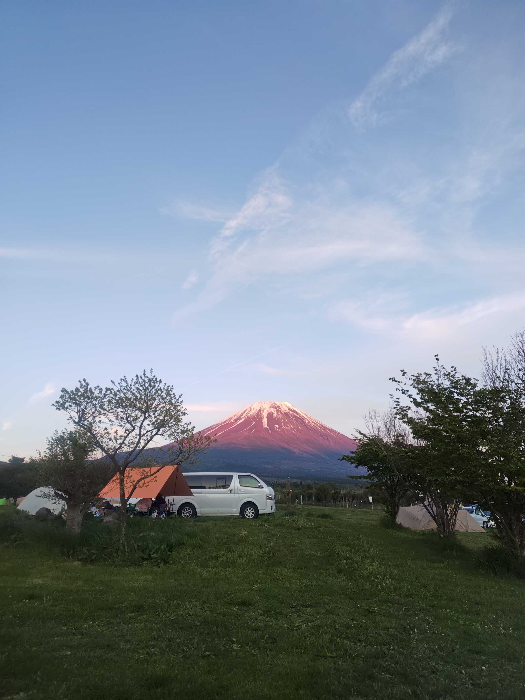 Eサイト管理棟付近から。キャンピングカーはここかAエリア限定でした