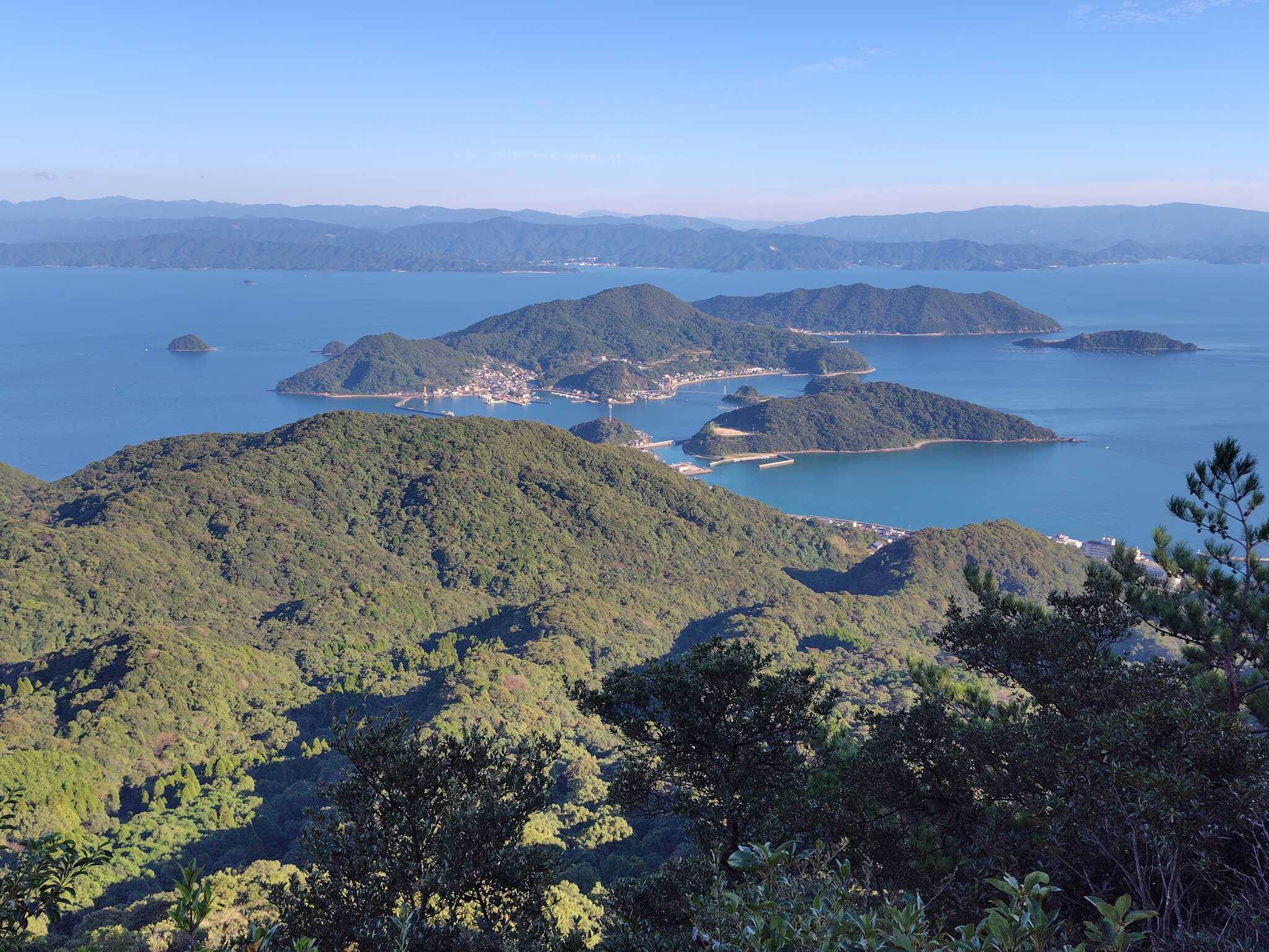 展望台より「龍ヶ岳町」