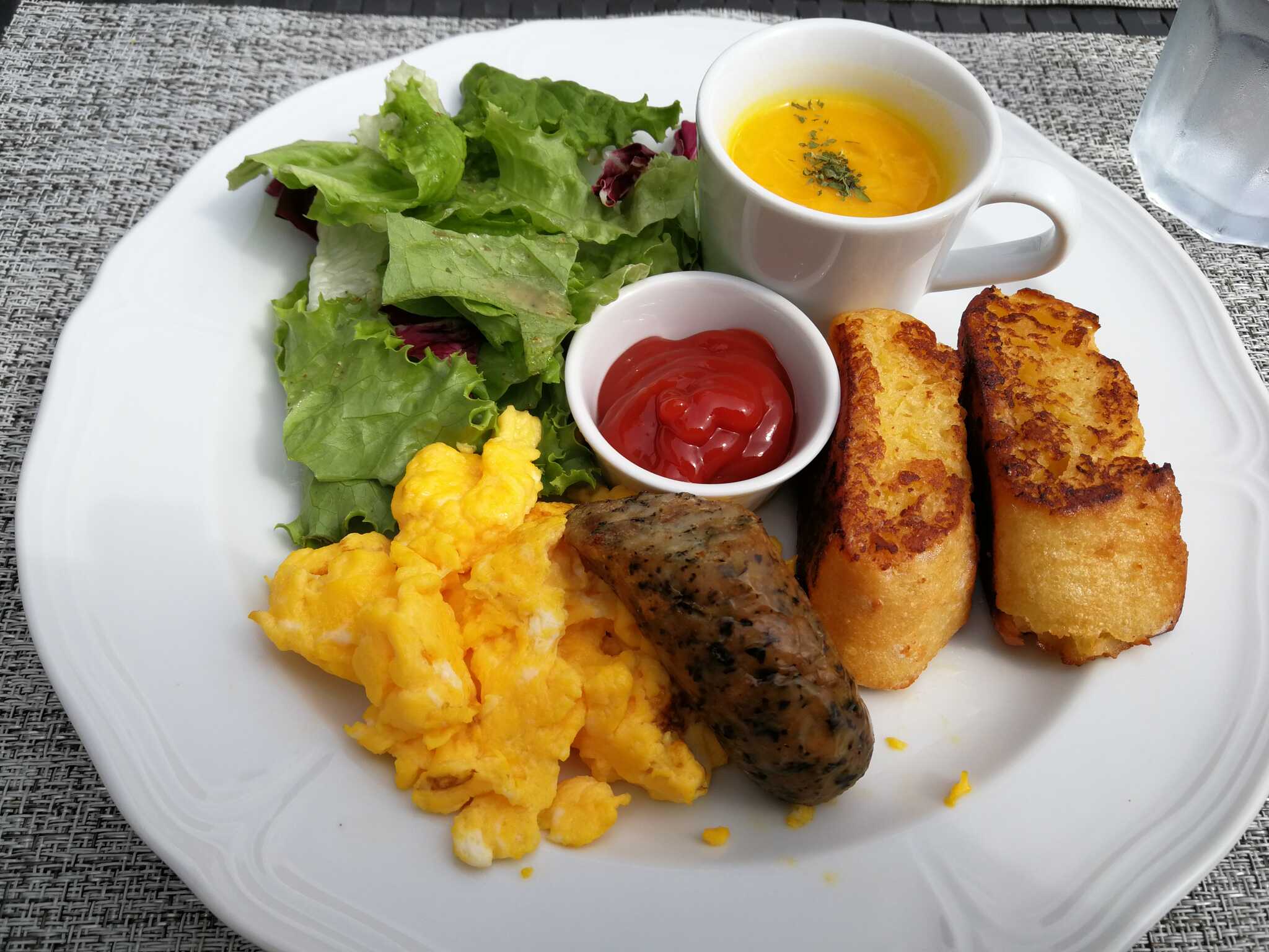朝食