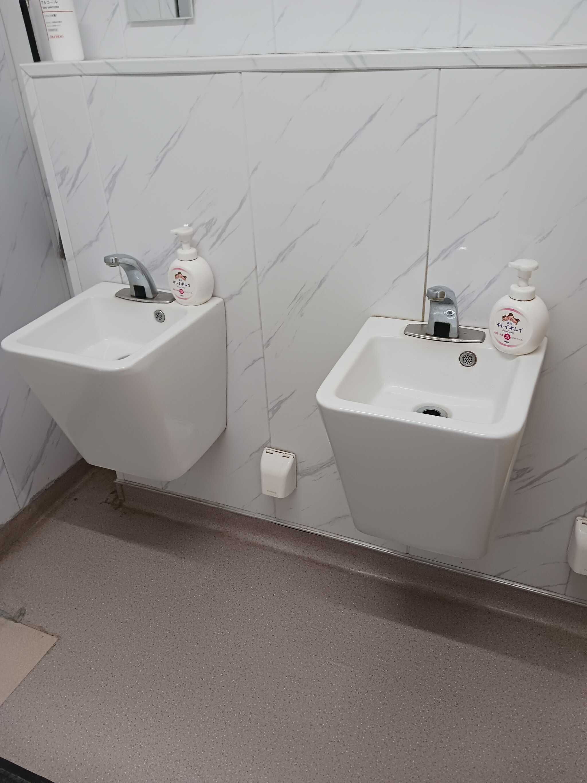 男子用トイレ