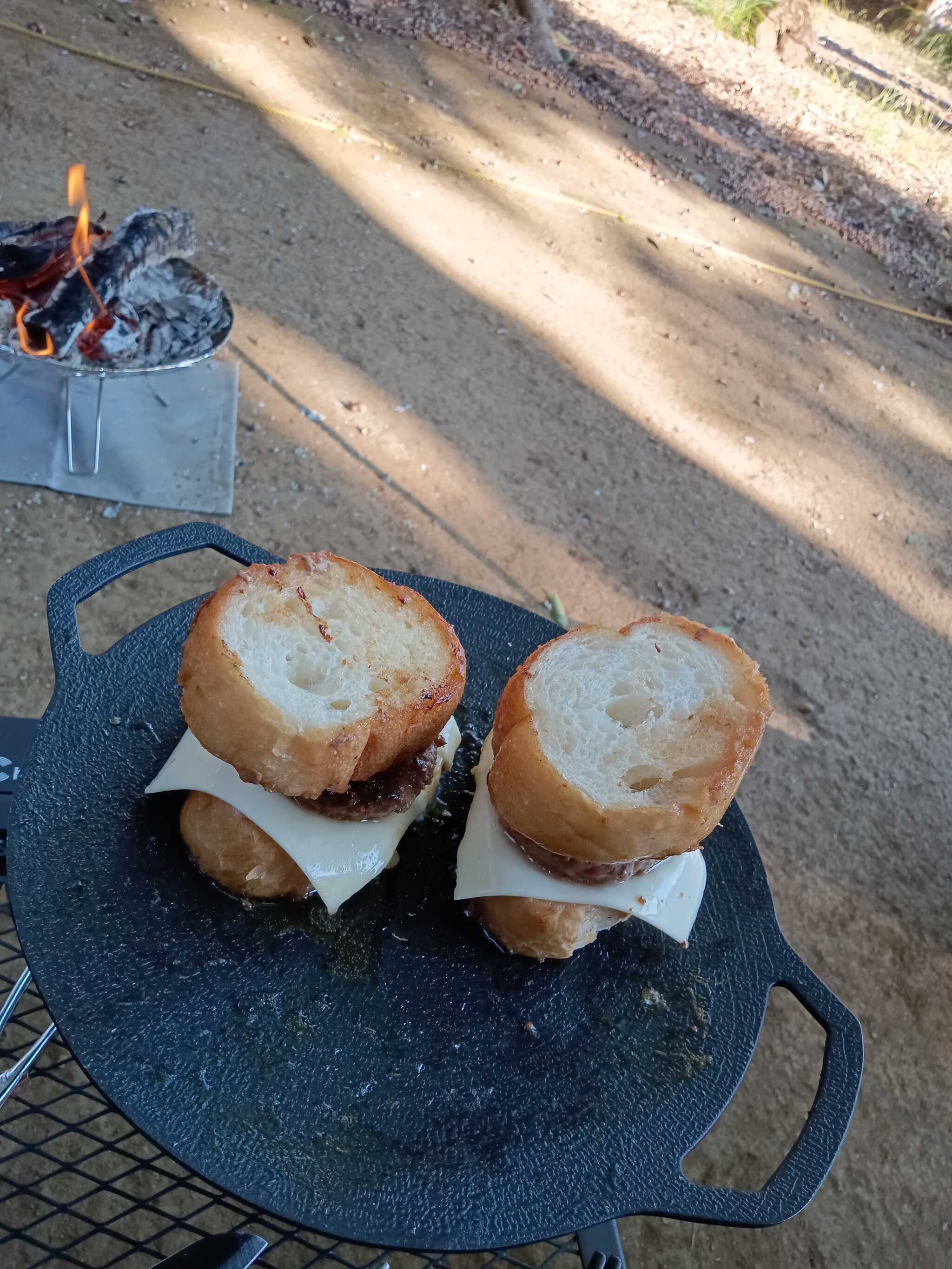 キャンプ飯