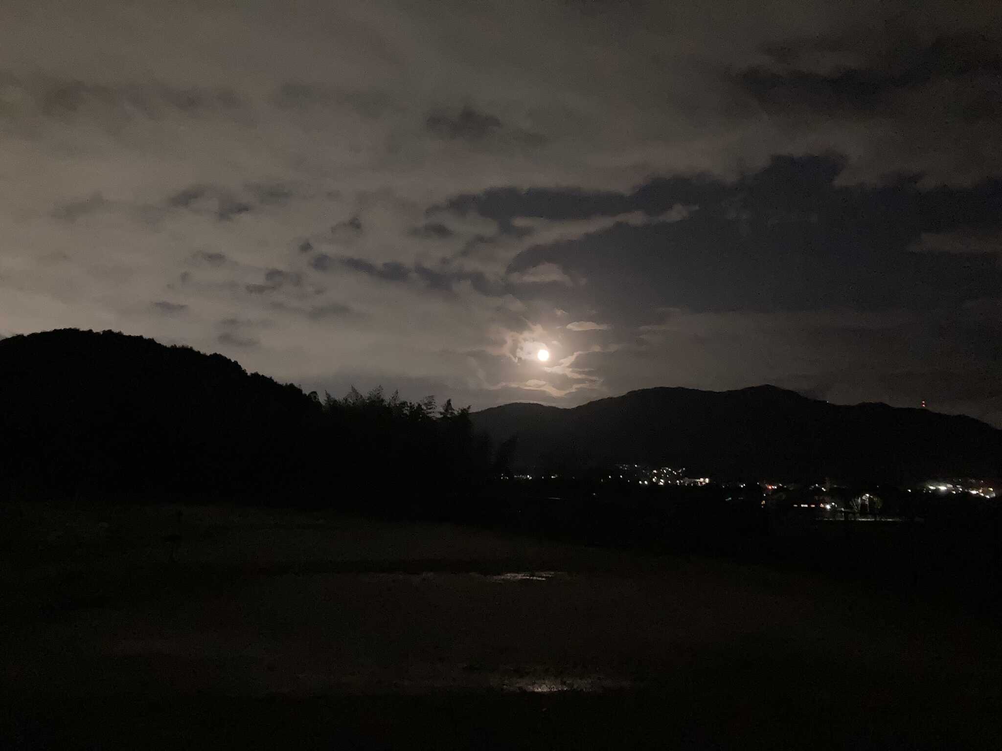 天気が良いと夜景も綺麗だと思います。