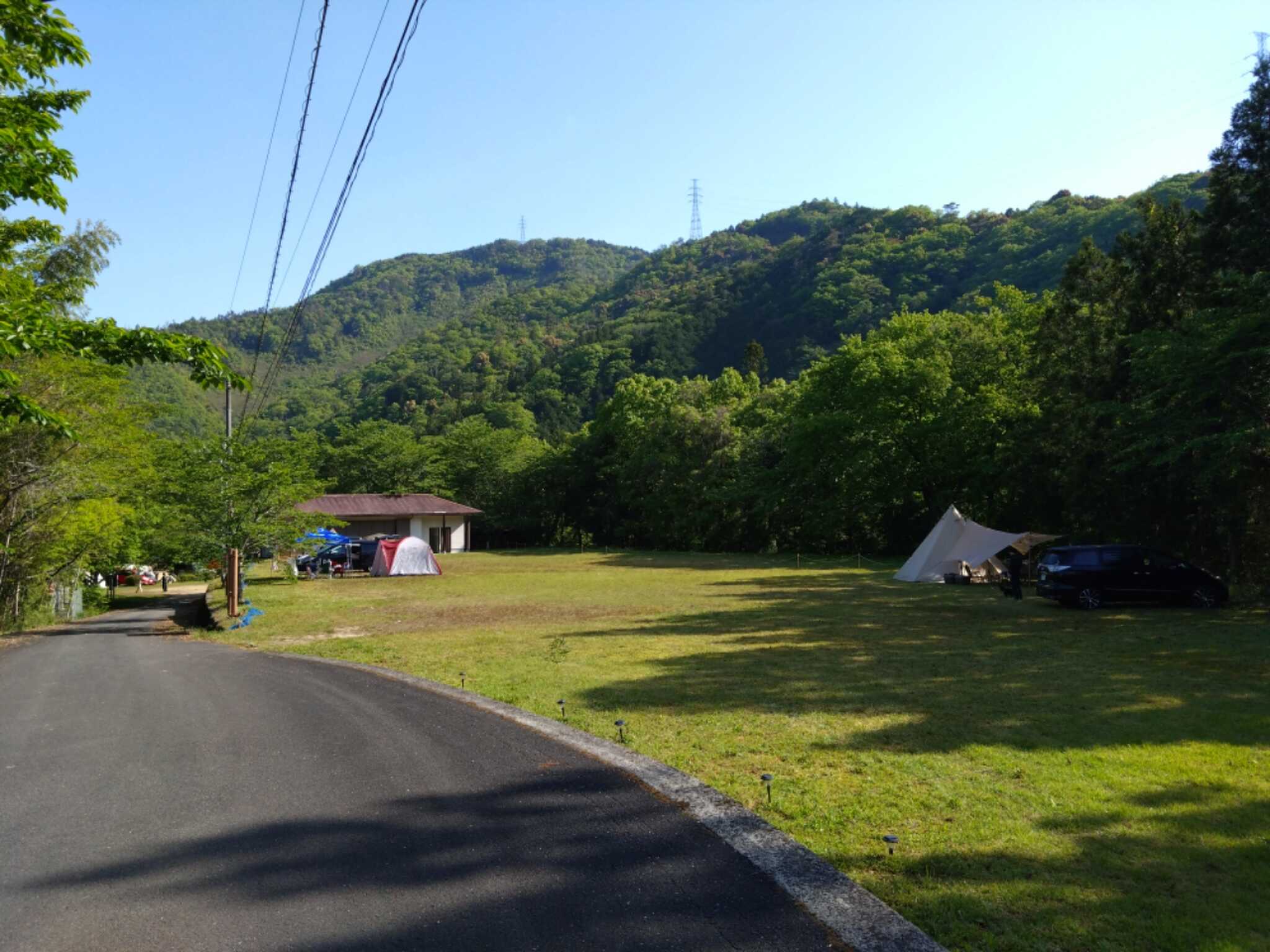 公園側からの外観