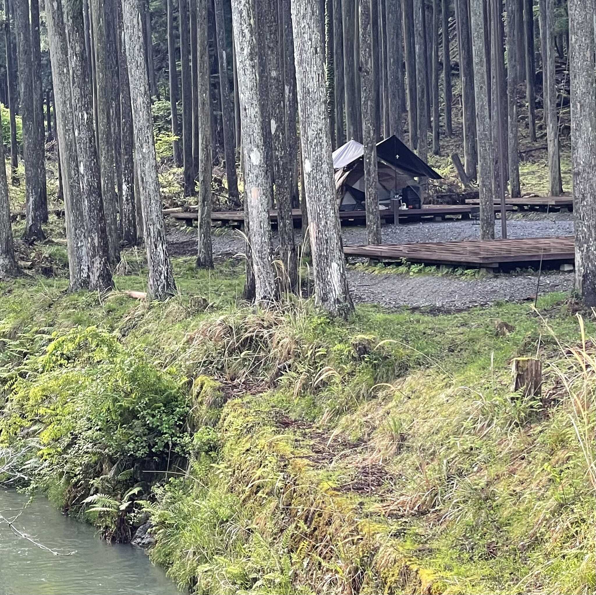 川が横にある