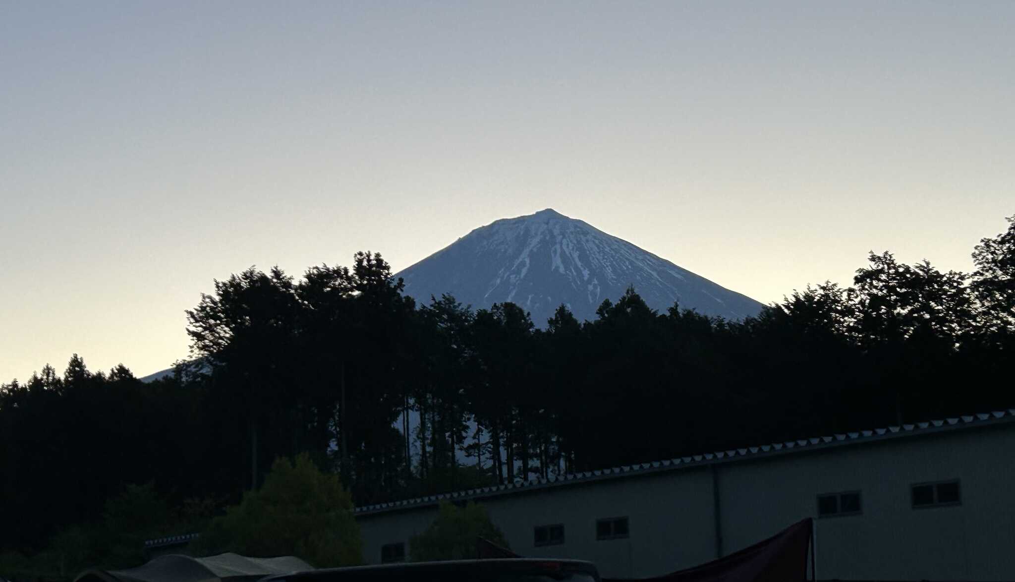 明け方の富士山