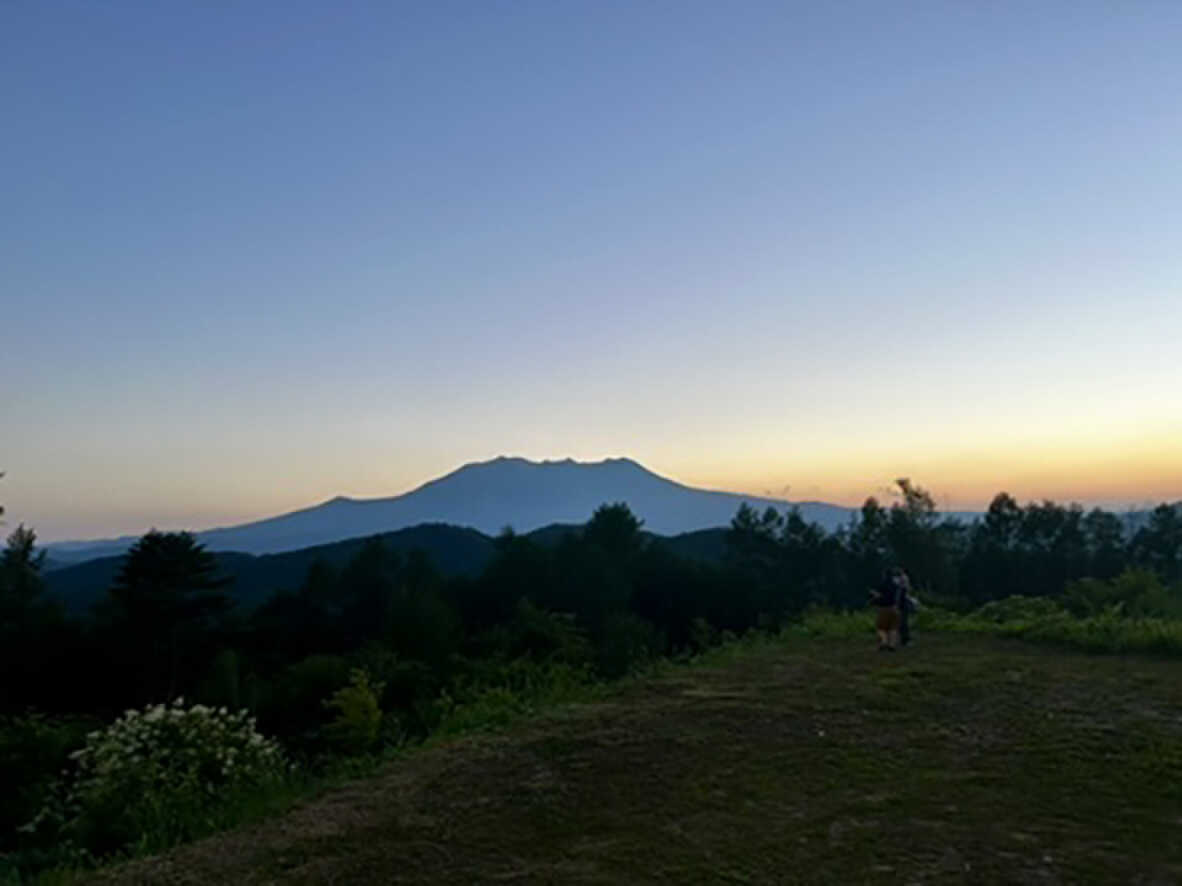 夕暮れの御嶽山