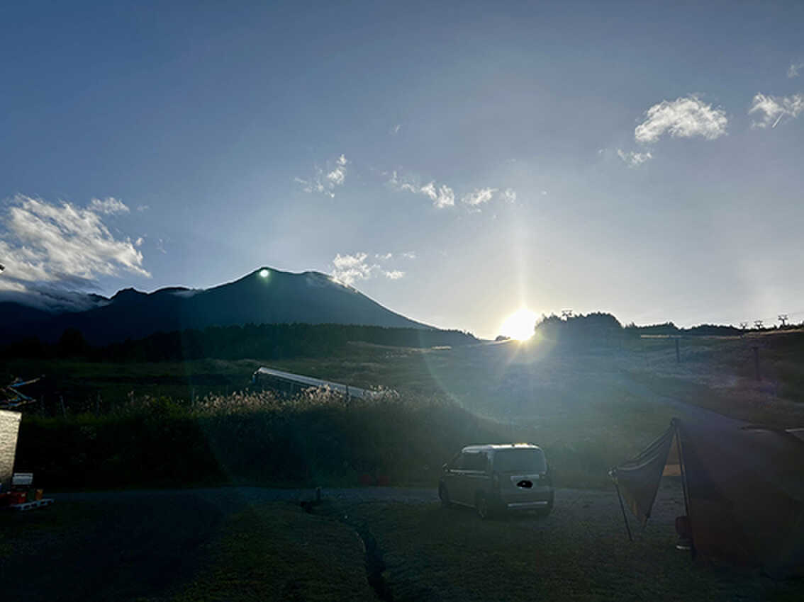 御嶽山裾野への日没